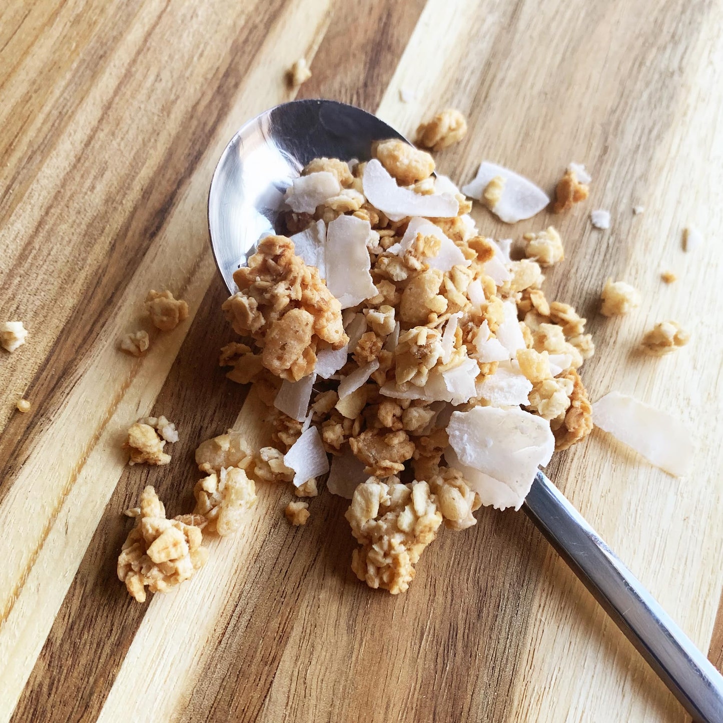 Kin Kitchen non-GMO Granola & Organic Quinoa Crisps, in a Glass Jar Recyclable and Resusable. Made with Real Fruit. No Artificial Colors, Flavors, or