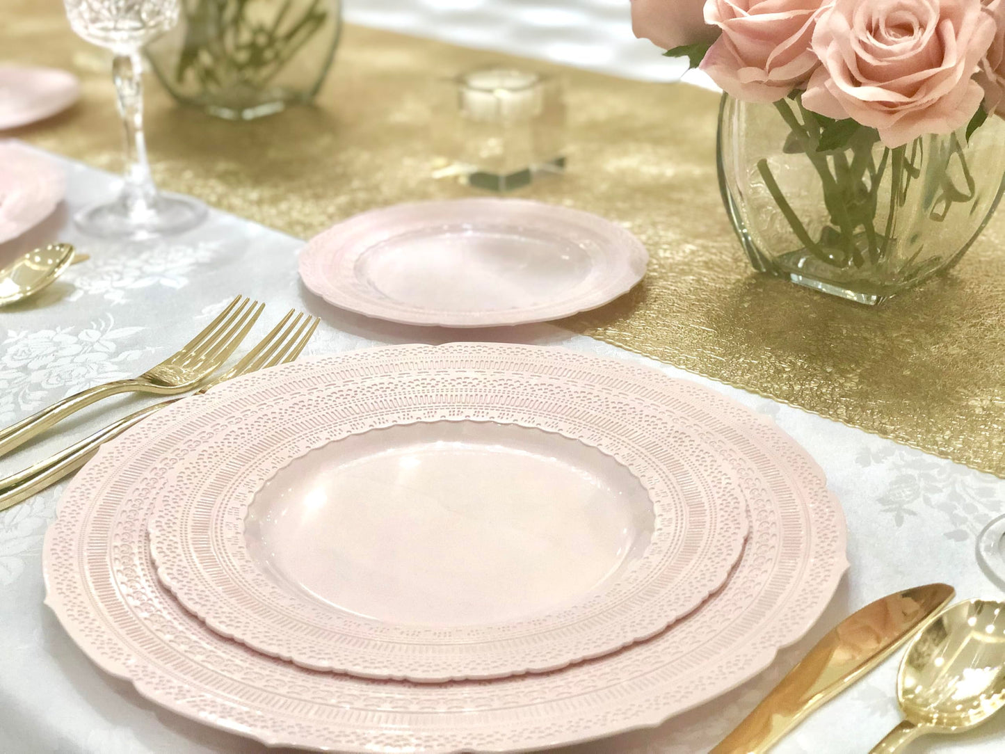 " OCCASIONS " 60 Plates Pack, Extra Heavyweight Vintage Wedding Party Disposable Plastic Plates (11'' Dinner Plate, Chateau in Blush/Dusty Rose Pink)