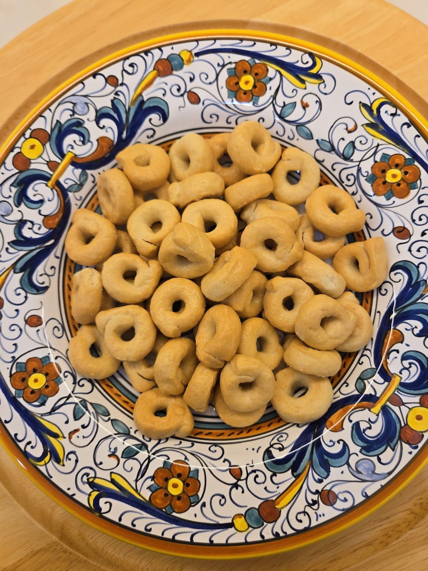 Tarallini Italian Snack Crackers - Family-Size Freshness-Saving Bucket - All Natural, Oven Baked Crunchy Crackers made with Clean Ingredients like