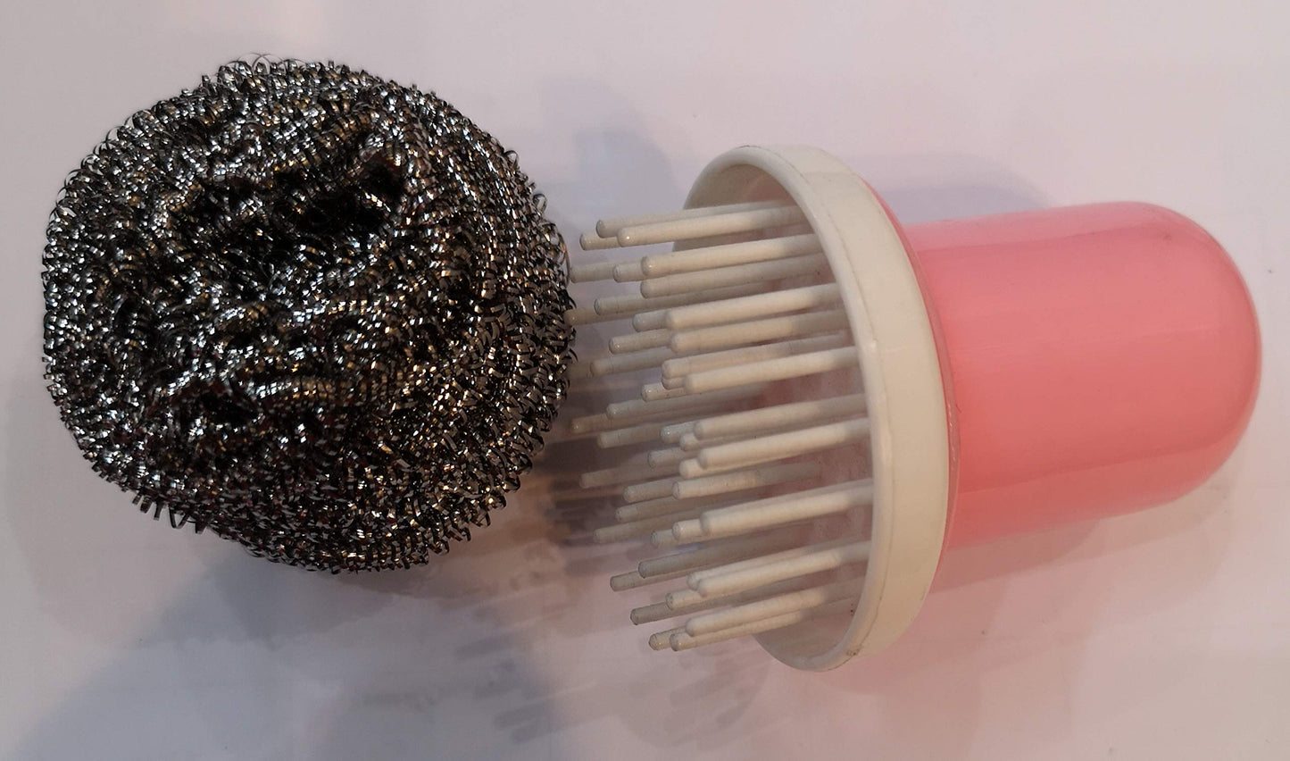 8 Pack Stainless Steel Scourer with a Free Handle