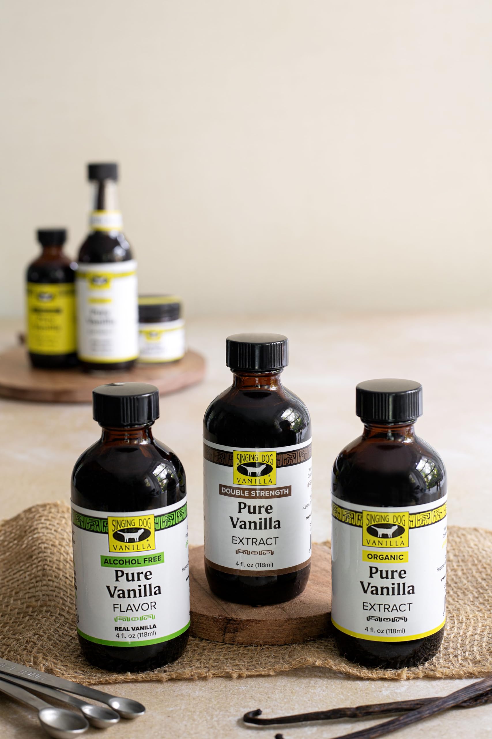 Singing Dog Vanilla Organic Double Strength Pure Vanilla Extract, 4 oz - 2x Vanilla Beans, USDA Organic - Ice Cream, Baking - Non-GMO, Allergen-Free