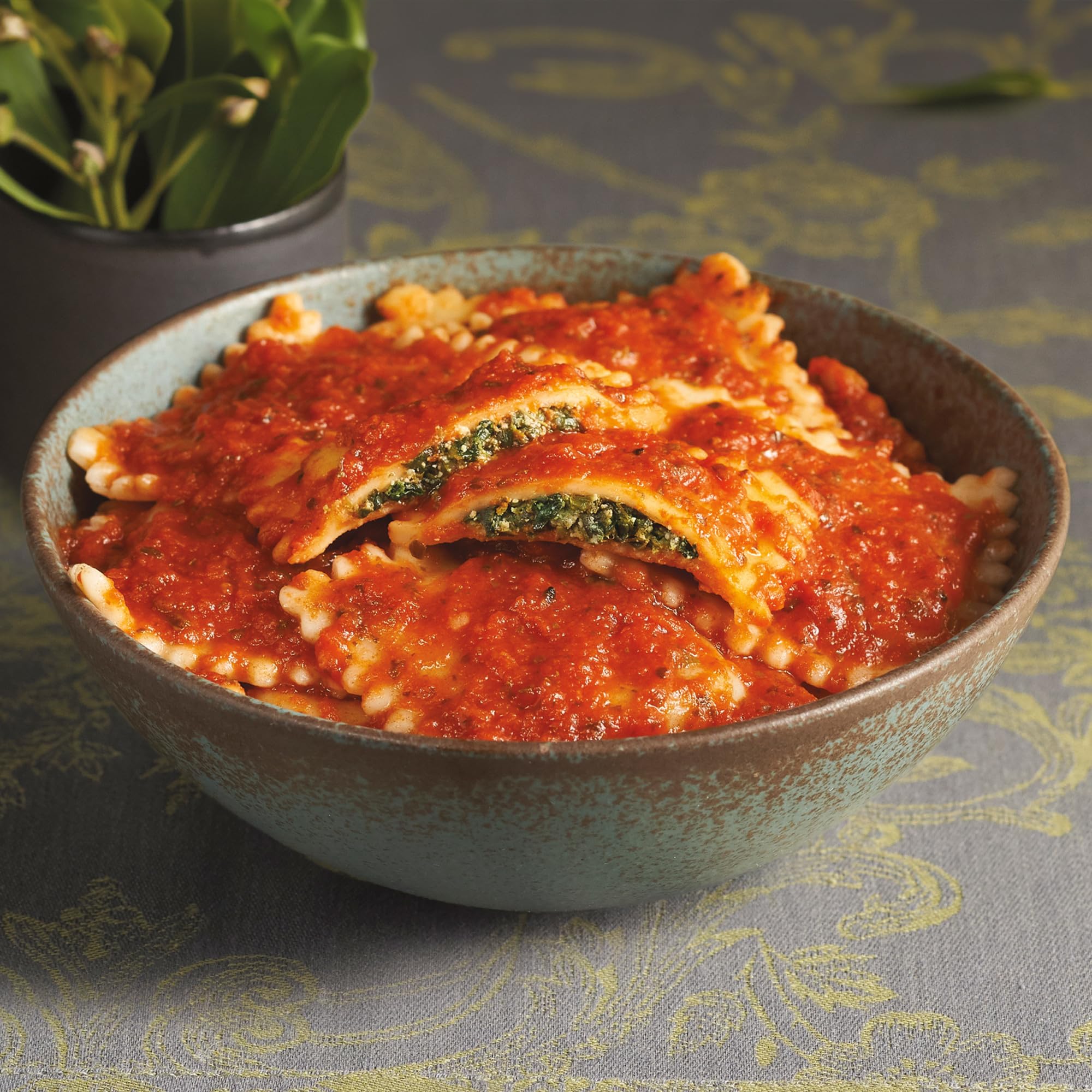 Amy's Frozen Meals, Spinach and Cheeze Ravioli Bowl, Made With Organic Spinach, Vegan Ricotta-Style Cheeze and Tomatoes, Microwave Meals, 8.4 Oz