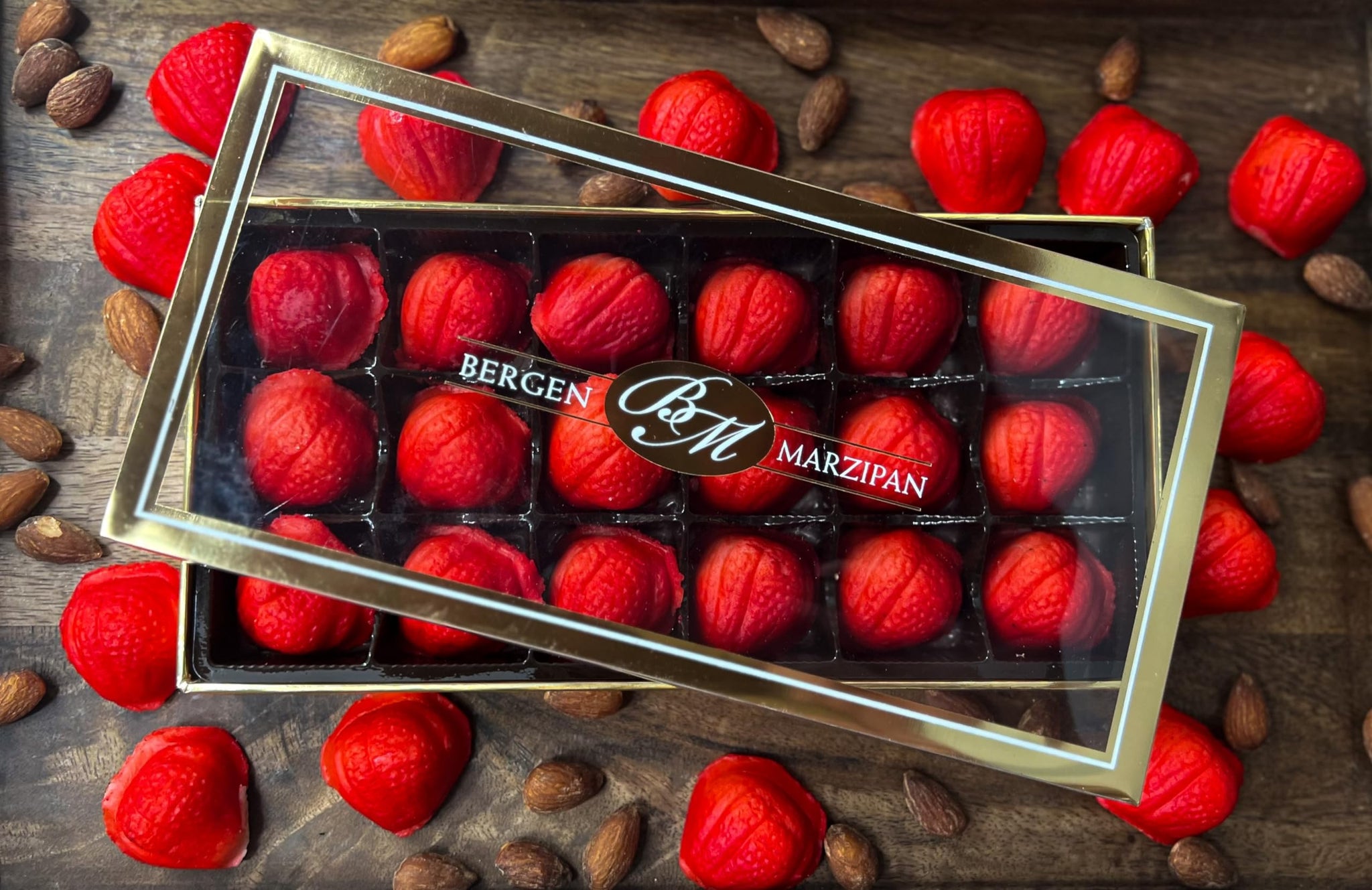 Bergen marzipan 18 piece Gift Box Strawberry Shape Marzipan