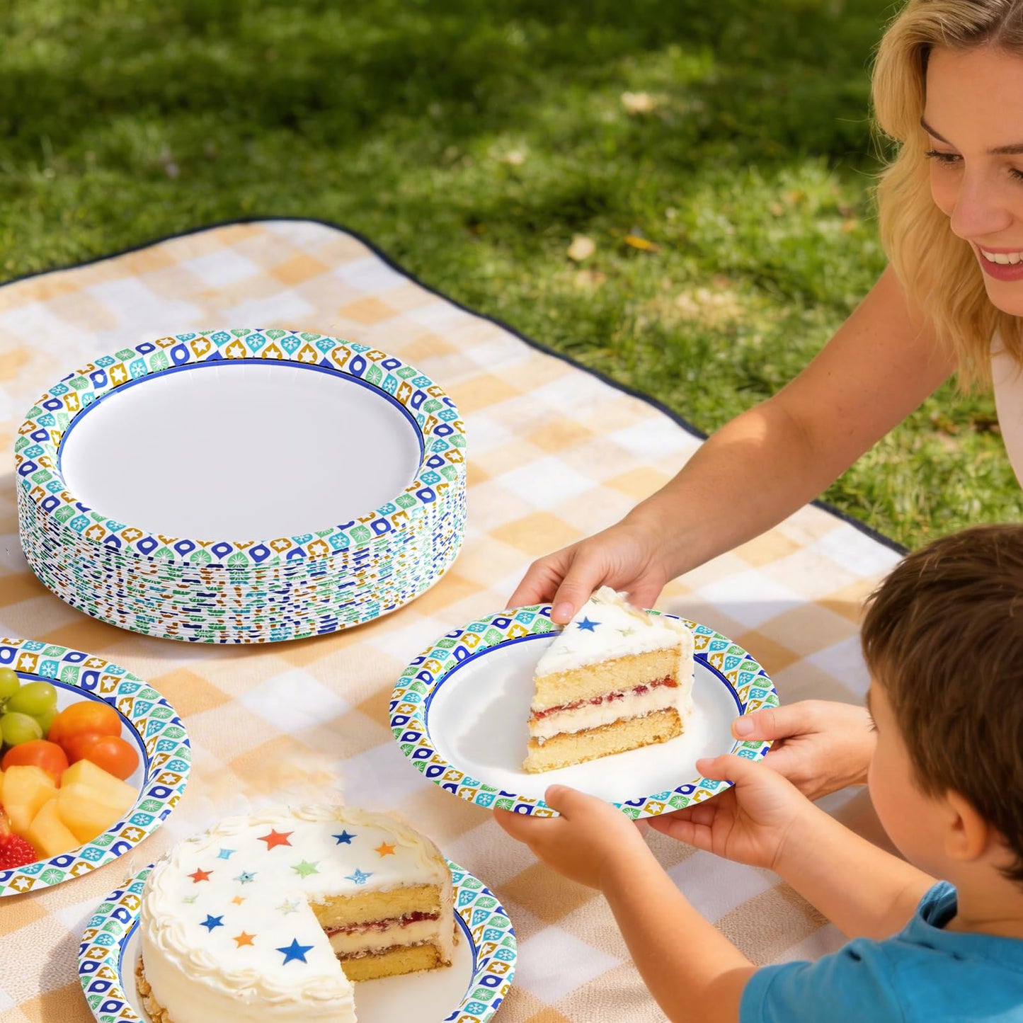 MUCHII 8.375 Inch Paper Plates, 288 Count Disposable Plates, Soak Proof and Cut, Ideal for Family Gatherings, Parties, Picnic