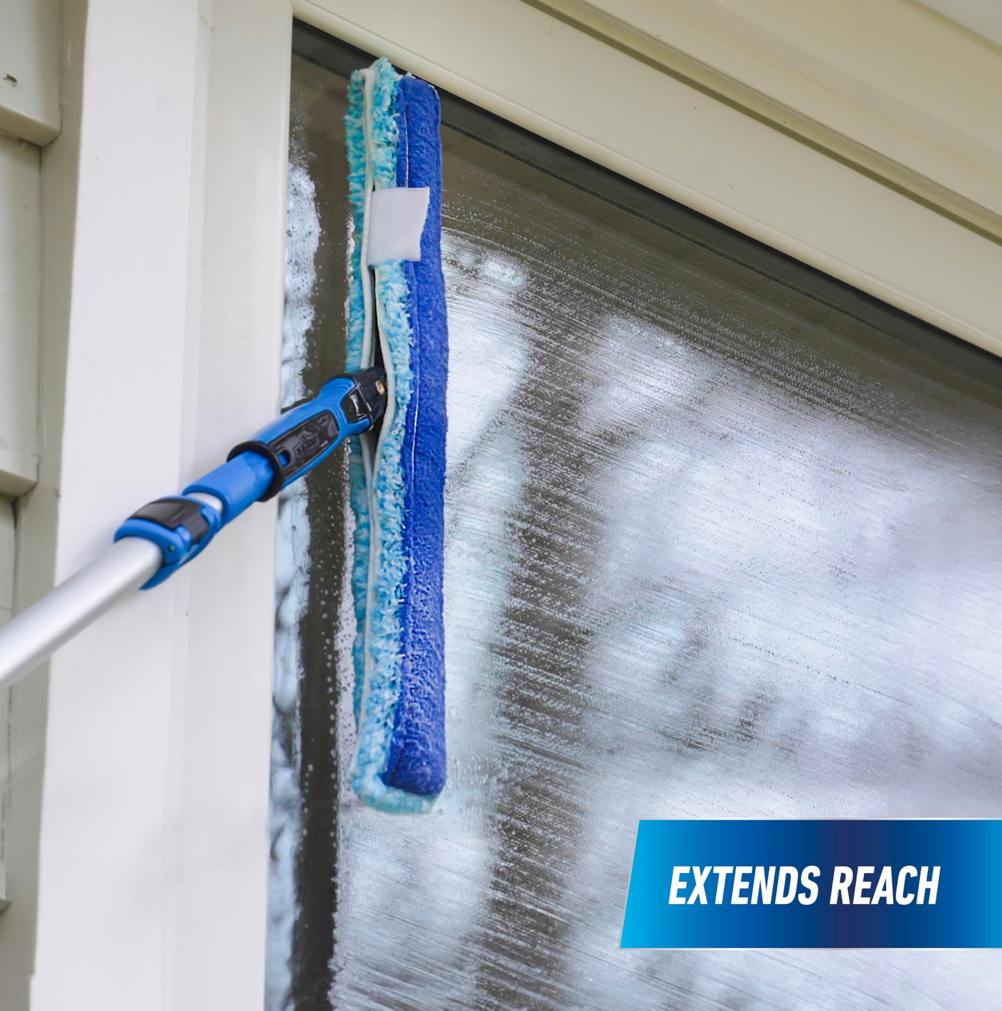 Unger Professional Connect and Clean 18” Grip Microfiber Window Scrubber with 8’ Pole, High-Access Glass Surface Household Cleaning Supplies
