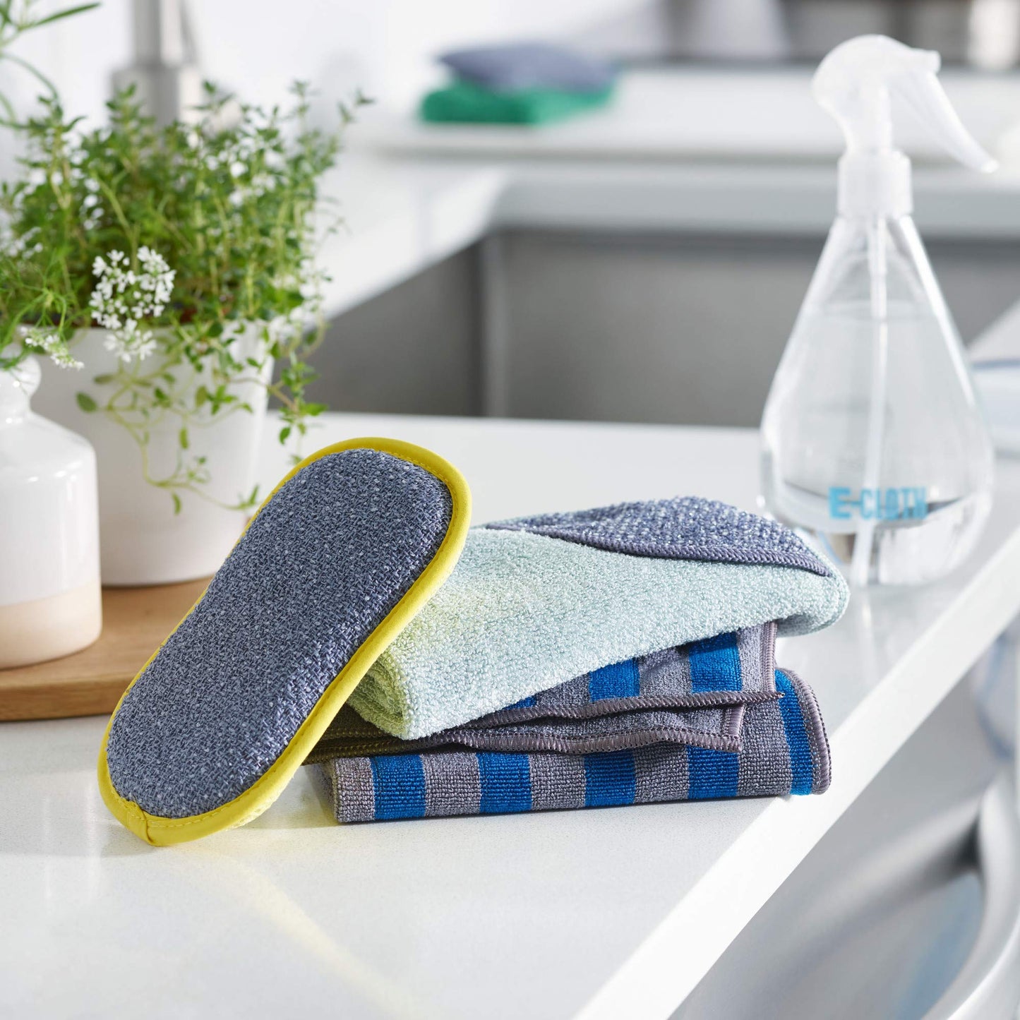 E-Cloth Kitchen Cleaning Kit, Premium Microfiber Cleaning Cloth with Scrubber, Ideal Cleaning Supplies for Kitchen Sinks and Dish Scrubber, 100 Wash