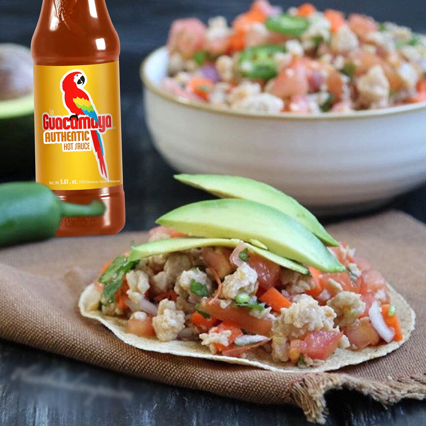 La Guacamaya Authentic Hot Sauce (33.81 fl.oz.) - Mexican Hot Sauce - Salsa Hot - Spicy Sauce Mexican Food - Picante Sauce - Salsas Picantes Mexicanas