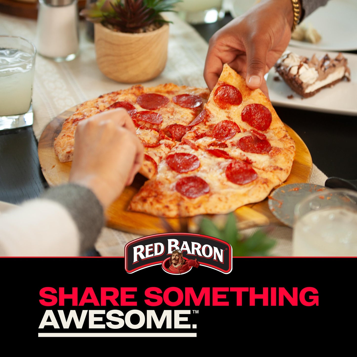 Red Baron, Classic Pepperoni Pizza, 20.60 oz (Frozen)