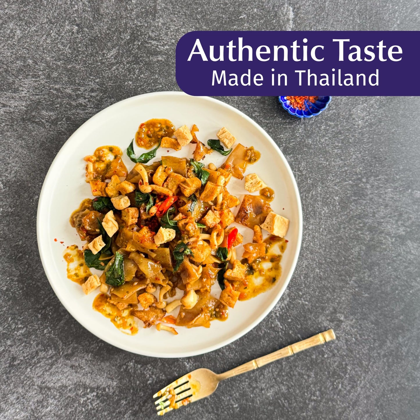 Watcharee's Thai Basil Garlic Sauce, Gluten Free, Vegan, Authentic Stir Fry, Dressing, Rice Seasoning, Condiment & Dipping Sauce - 7.4 oz Bottle (Pack