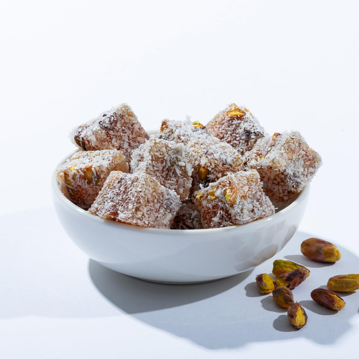 Me?hur Safranbolu Lokumcusu Turkish Delight Pistachios: Gourmet Candy & -Snack Lovers, Turkish Delight Candy Gift Box, Pomegranate Flavored