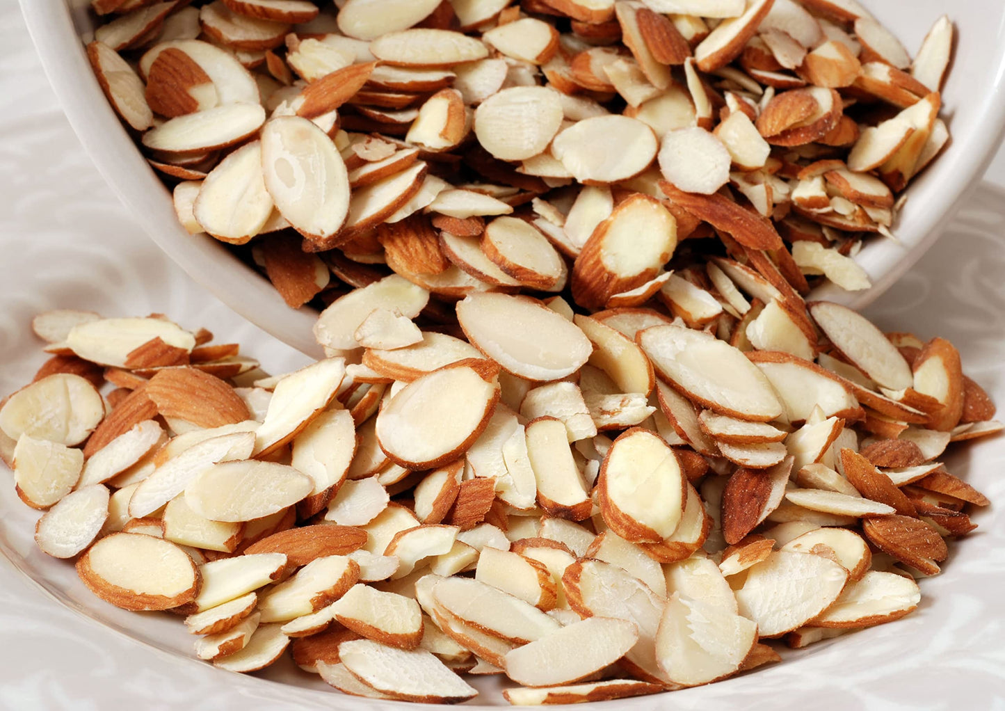 Food to Live California Natural Sliced Almonds, 2 Pounds - Raw Unblanched Almond Nuts, Kosher, Vegan, Keto, Bulk. High in Protein, Dietary Fiber