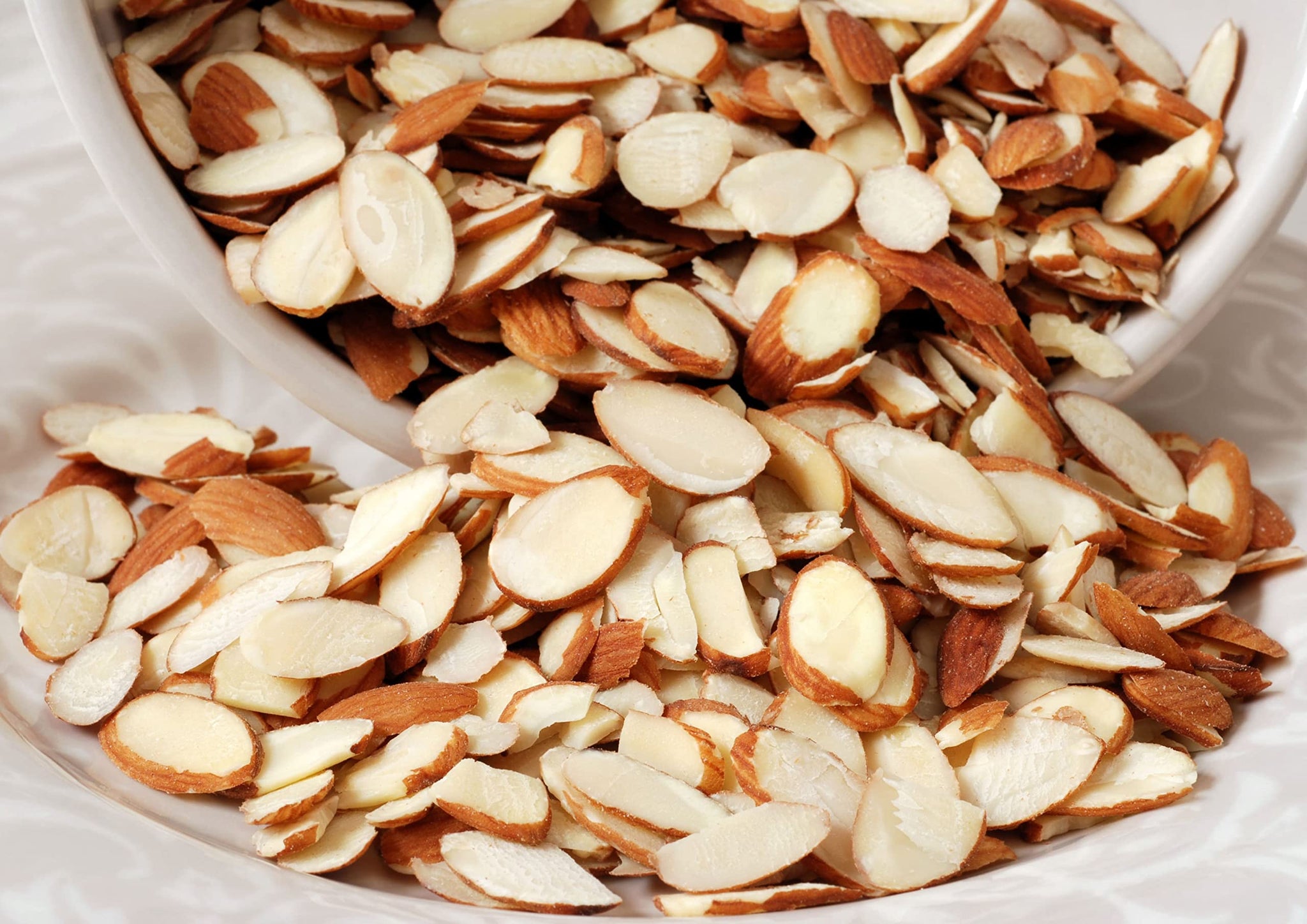 Food to Live California Natural Sliced Almonds, 2 Pounds - Raw Unblanched Almond Nuts, Kosher, Vegan, Keto, Bulk. High in Protein, Dietary Fiber