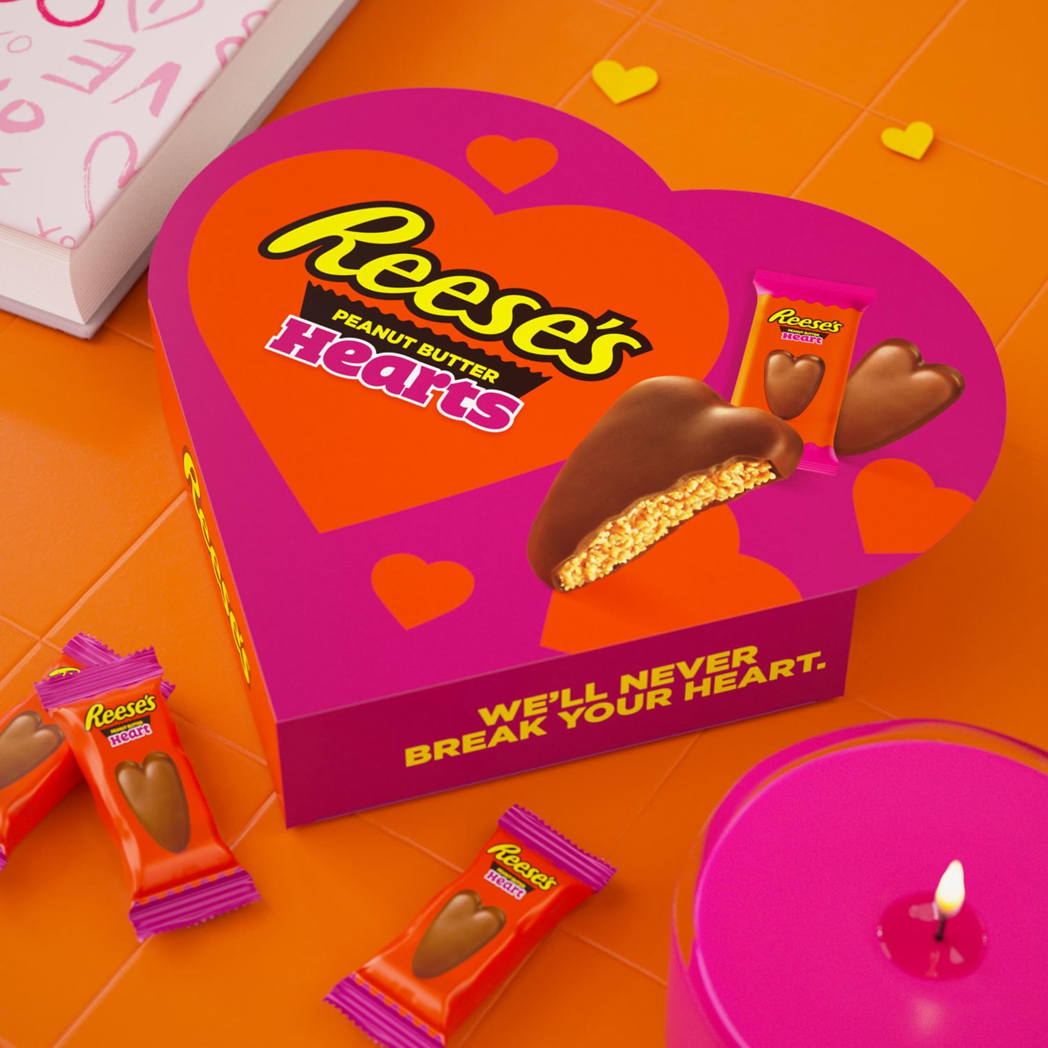 REESE'S Milk Chocolate Snack Size Peanut Butter Hearts, Valentine's Candy Gift Box, 28.8 oz