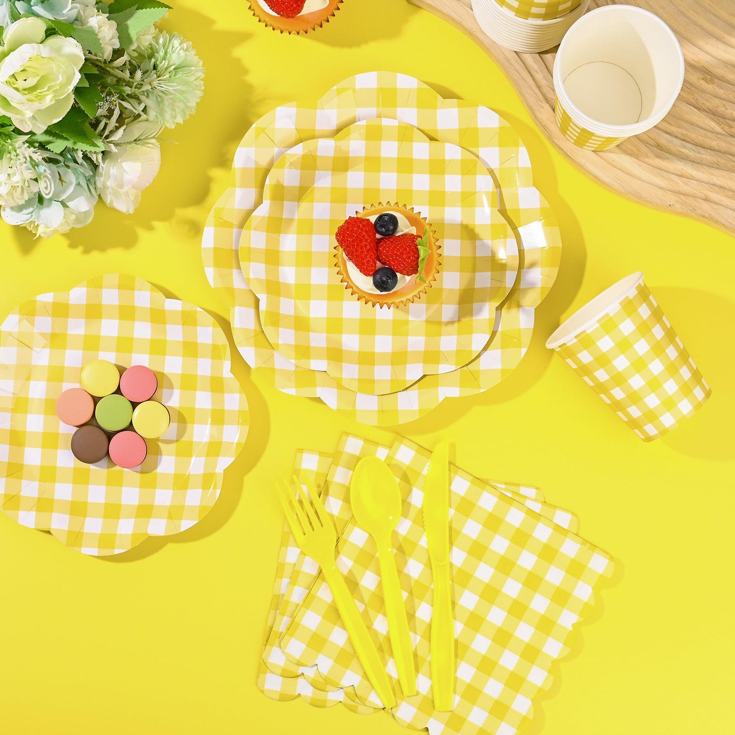 Houuqe 400 Pcs Gingham Party Supplies for 50 Guests Easter Party Yellow and White Scalloped Paper Plates and Napkins Knives Spoon Fork Cup Disposable