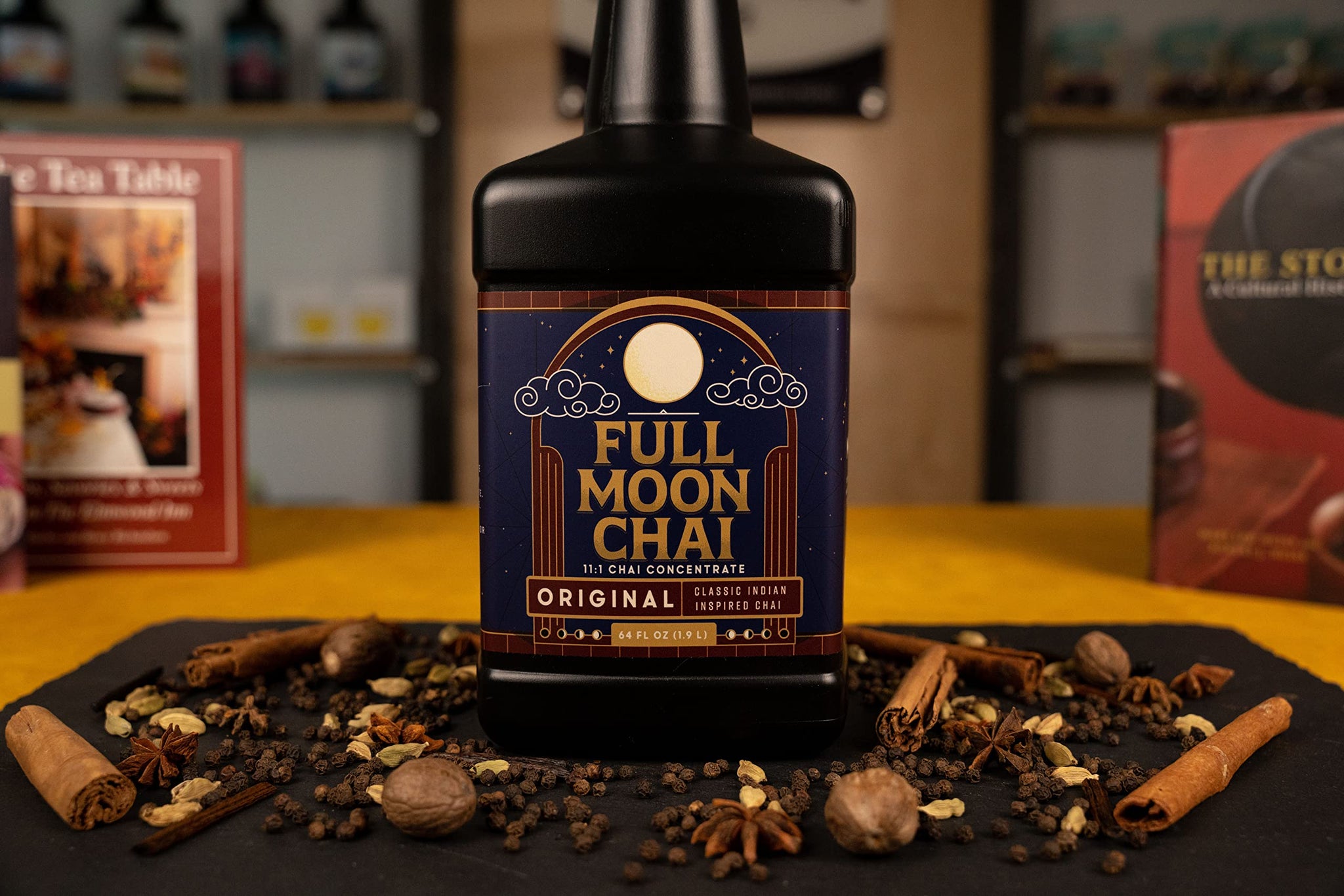 Maya Tea Full Moon Chai Concentrate, Original Classic Indian Inspired, Organic Cane Sugar, Natural Flavors, 64 Ounce with White Pump