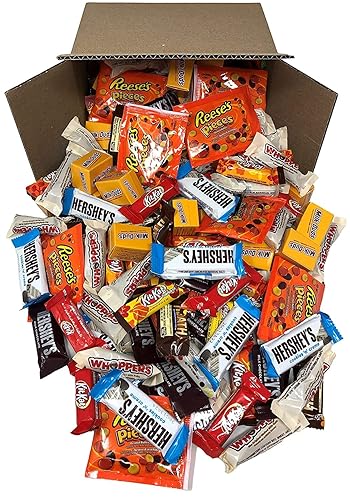 BULK CHOCOLATE CANDY BAR MIX - 5 LB of Individually Wrapped Milk Chocolate Bars, Includes Kit Kat, Reese's Peanut Butter Cups, Milk Duds, Reese's