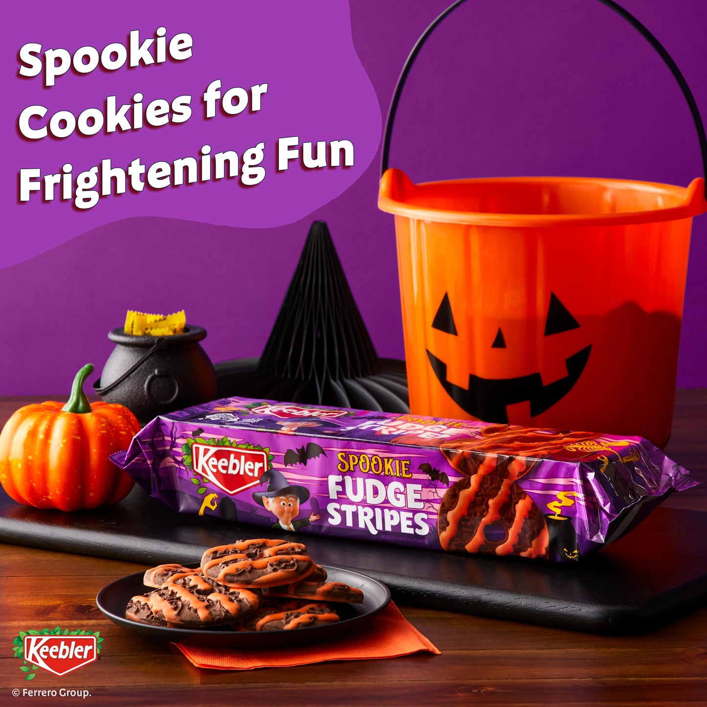 Keebler Spookie Fudge Stripes, Chocolatey Vanilla-Flavored Cookies with Orange Stripes, 9.5 oz Pack