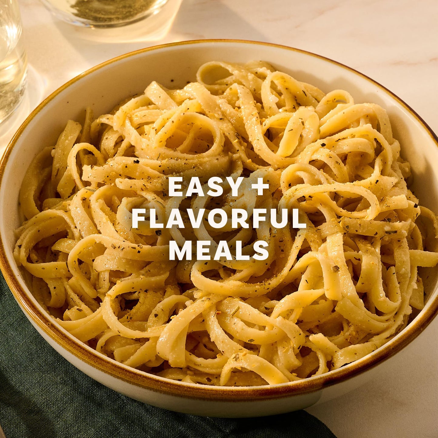 McCormick Seasoning, Garlic & Olive Oil, Signature Seasonings, Savory Blend of Bold Garlic & Rich Olive Oil, Shake On, For Pastas, Roasted Proteins
