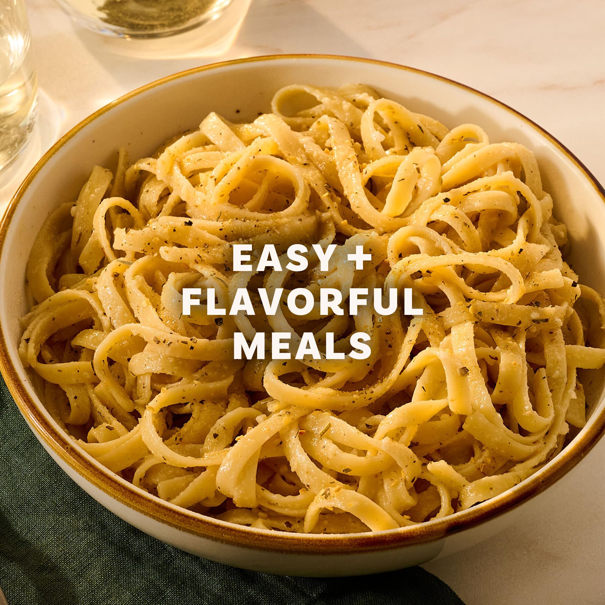 McCormick Seasoning, Garlic & Olive Oil, Signature Seasonings, Savory Blend of Bold Garlic & Rich Olive Oil, Shake On, For Pastas, Roasted Proteins