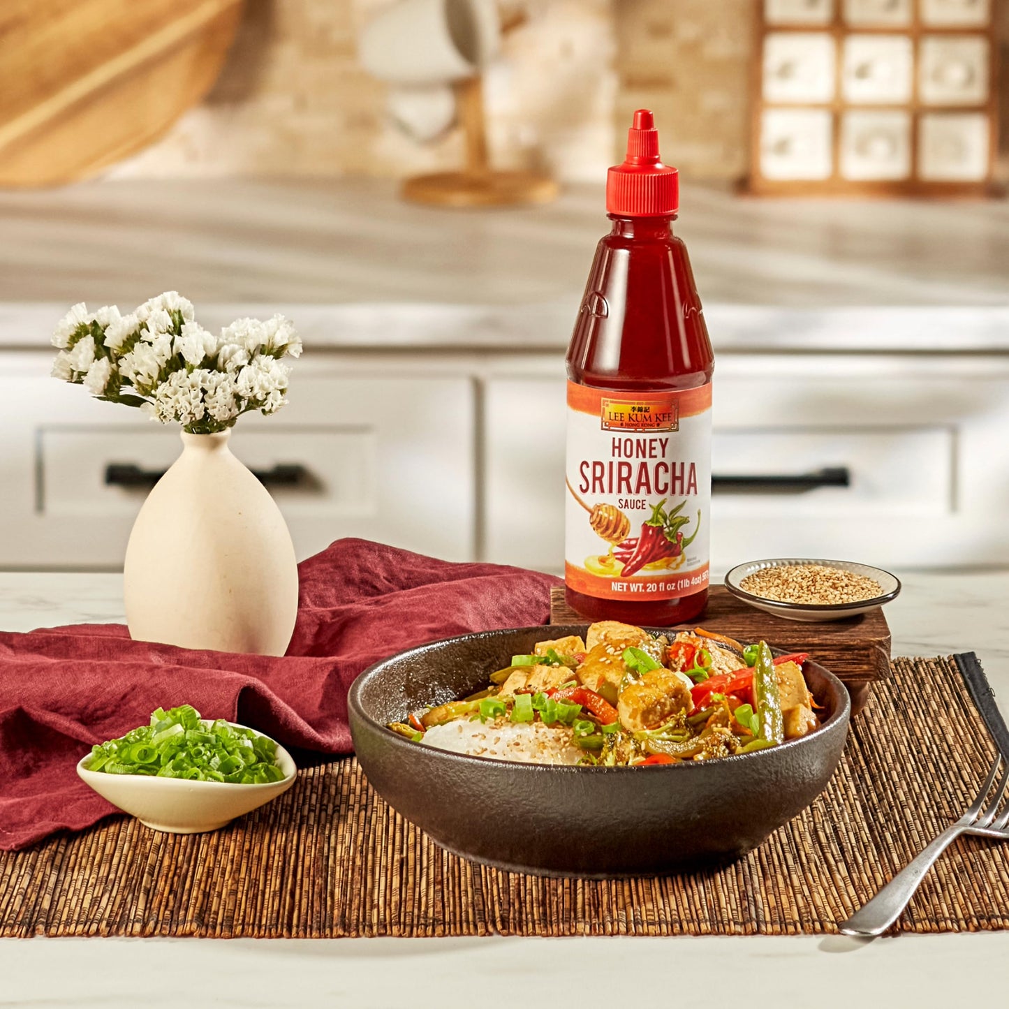 Lee Kum Kee Honey Sriracha Sauce (20 oz - 1 Pack), Sweet and Spicy Flavor, Perfect for Marinades, Dips, Glazes, Stir-Fry, Drizzles, Sauces, Burgers