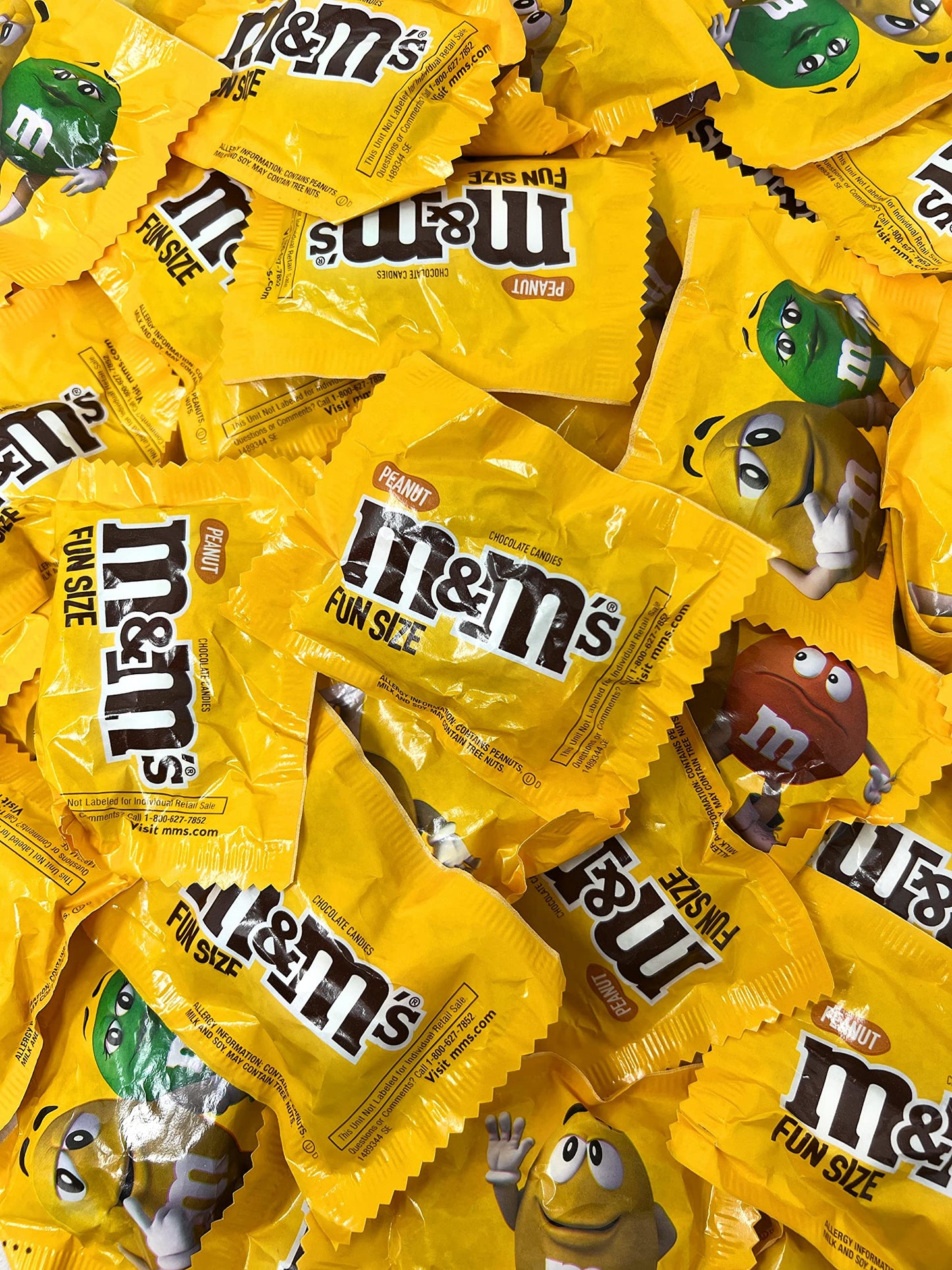 M&M Peanut Milk Chocolate Fun Size Bulk Packs 2 Lbs American Candy Single Serve Bulk Party Mix Packaged In Wholesale Pantry Bag (32 Oz)