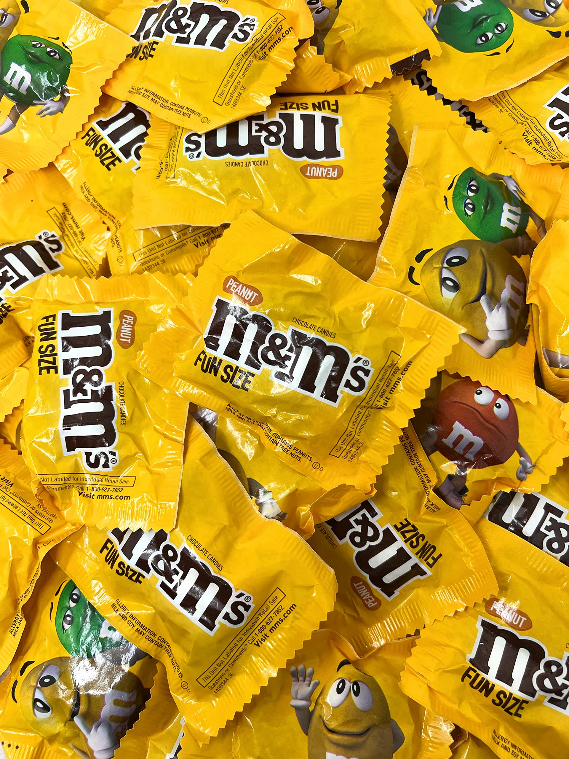 M&M Peanut Milk Chocolate Fun Size Bulk Packs 2 Lbs American Candy Single Serve Bulk Party Mix Packaged In Wholesale Pantry Bag (32 Oz)