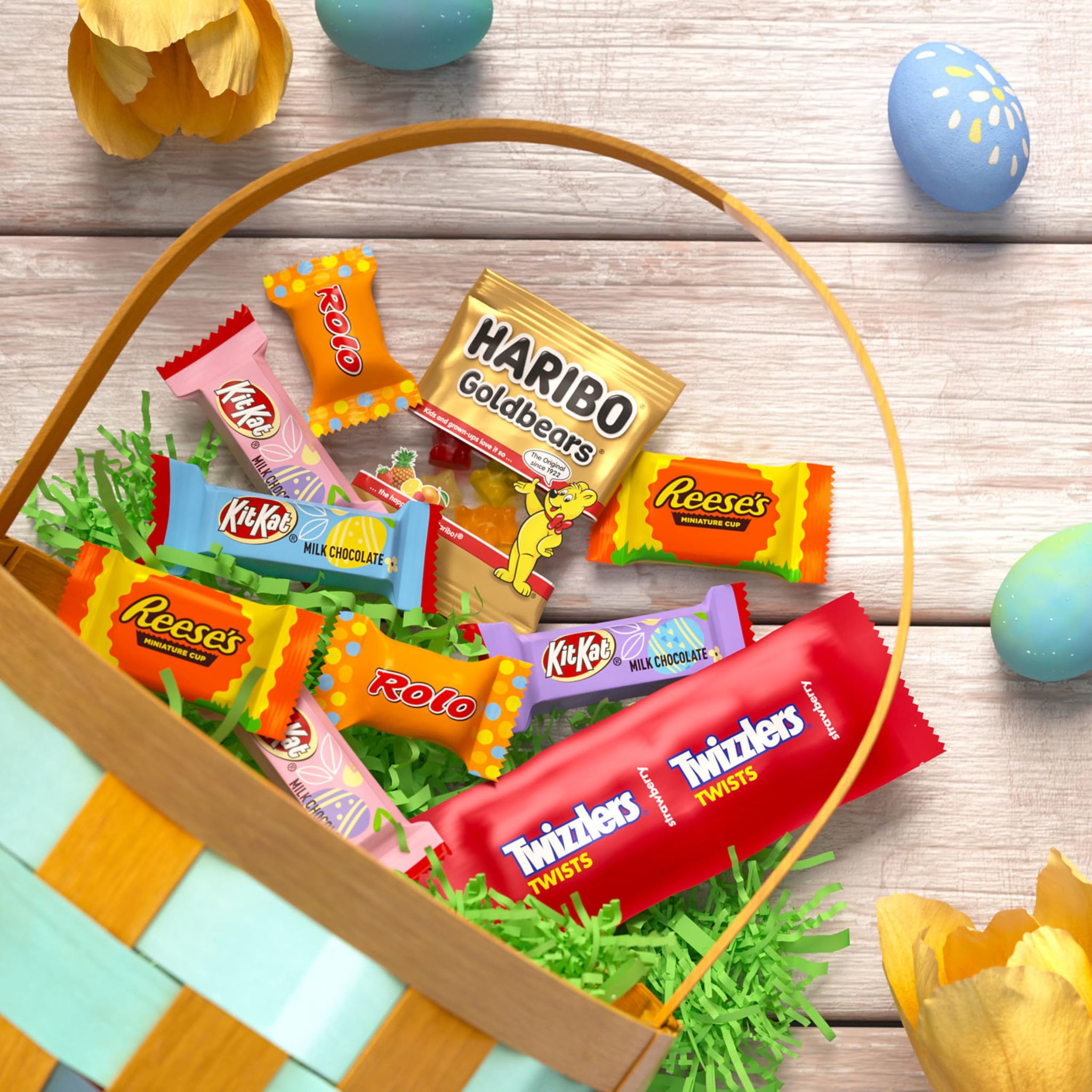 HERSHEY's Assorted Flavored, Easter Basket Easter Candy Variety Bag, 35.6 oz (110 Pieces)