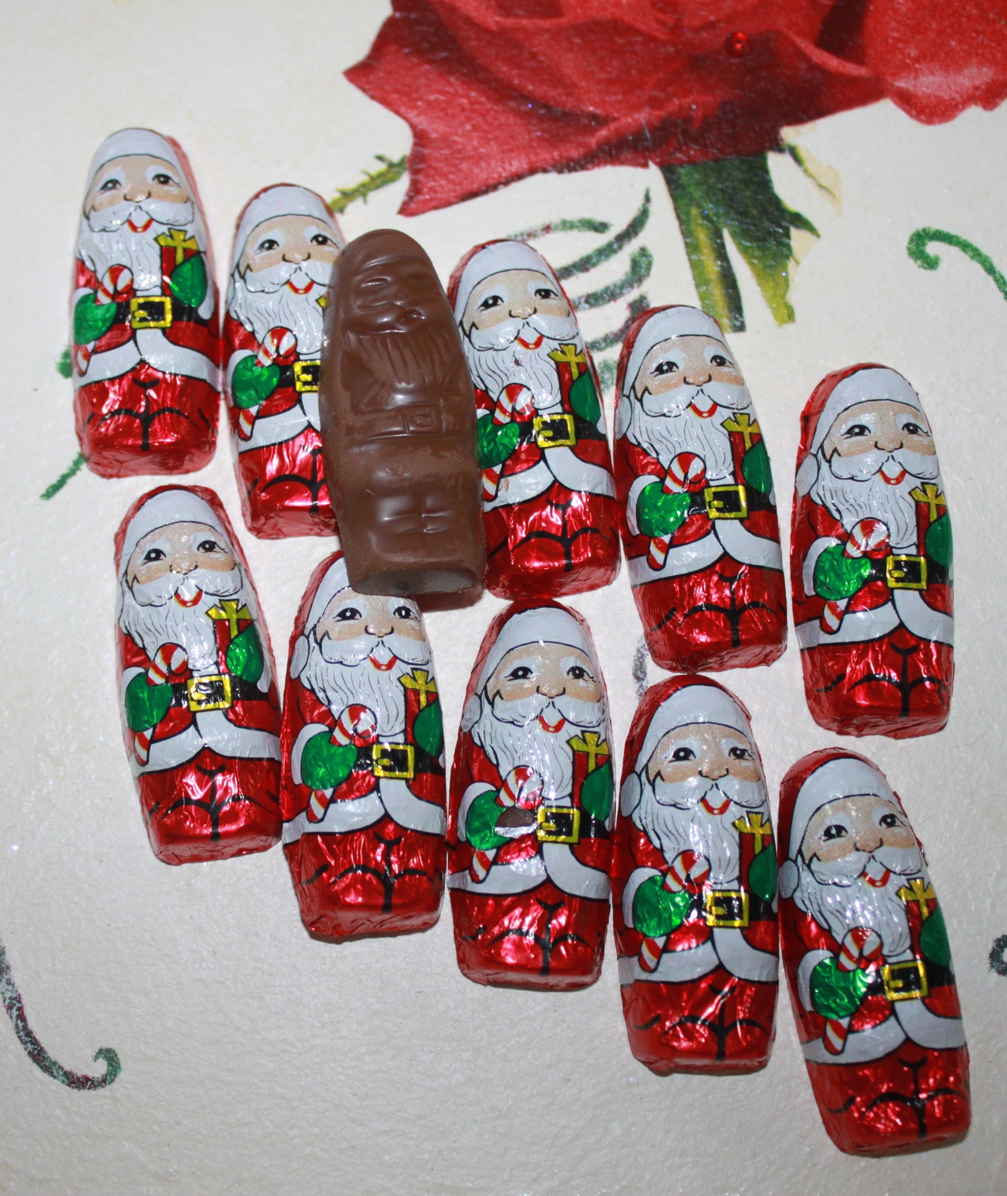 2 LBS of Christmas Chocolate Mini Santas Wrapped In Christmas Italian Foil - Thompson Premium Milk Santa Chocolate