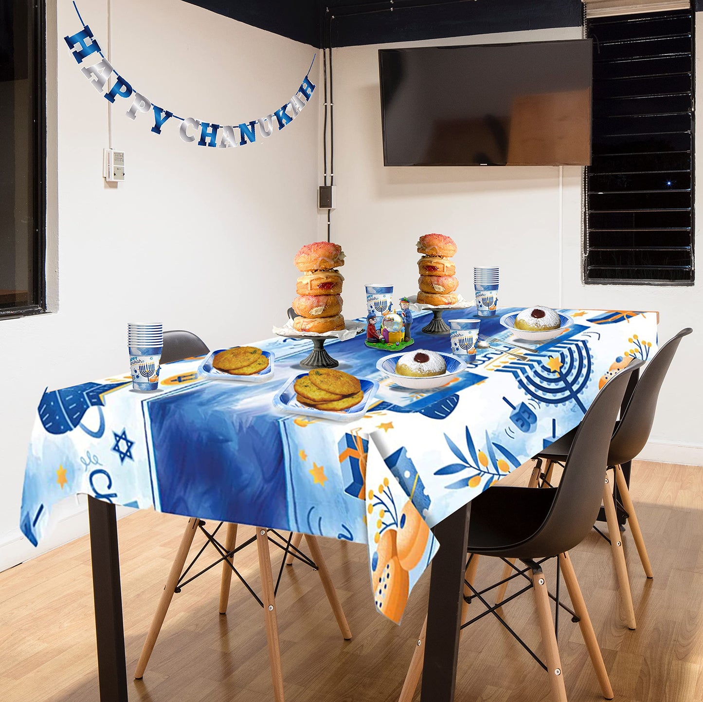 Izzy 'n' Dizzy Hanukkah Napkins, Hanukkah Paper Goods, Blue and White Chanukah Themed Party Supplies (Pack of 20)
