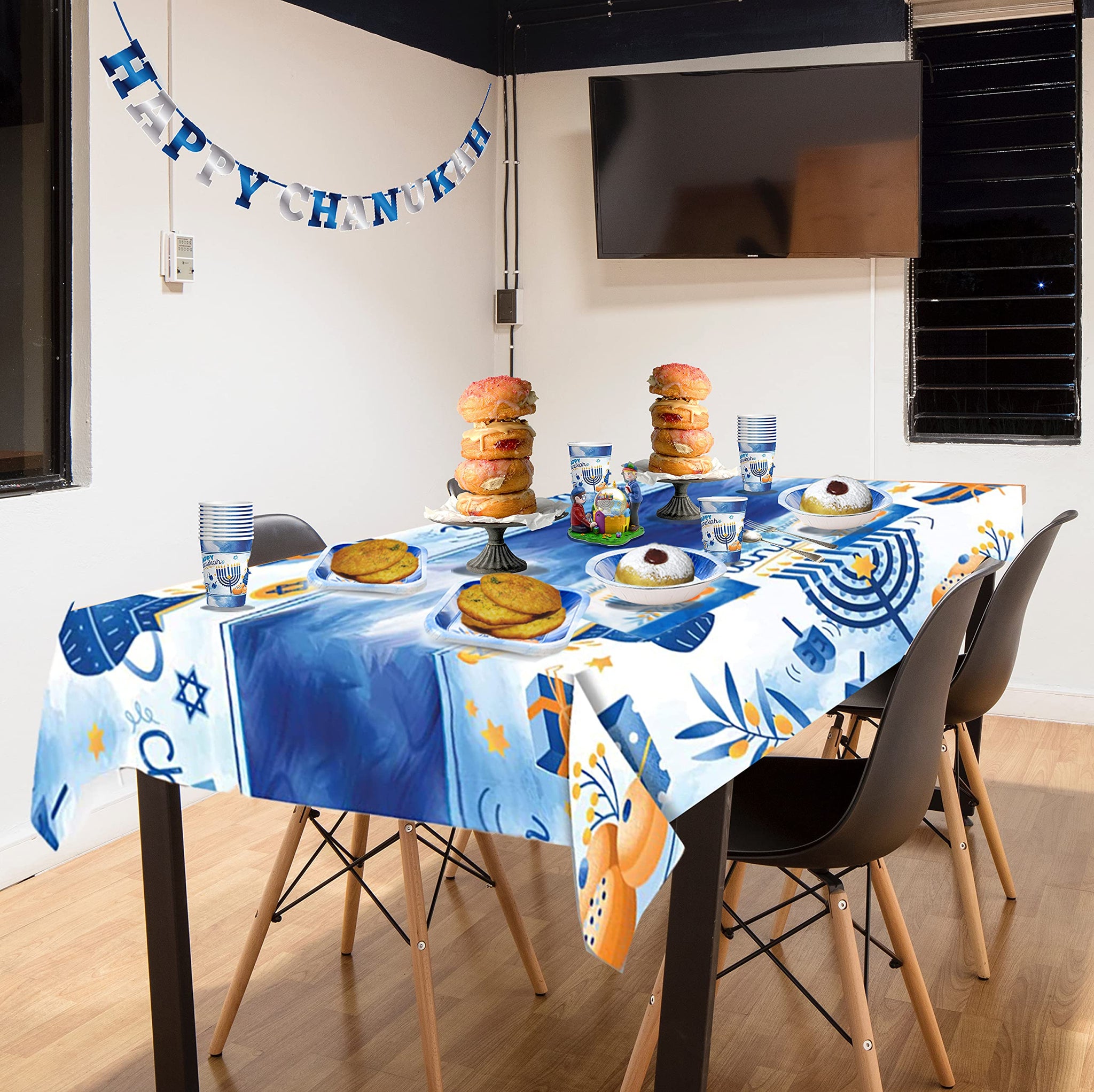 Izzy 'n' Dizzy Hanukkah Napkins, Hanukkah Paper Goods, Blue and White Chanukah Themed Party Supplies (Pack of 20)