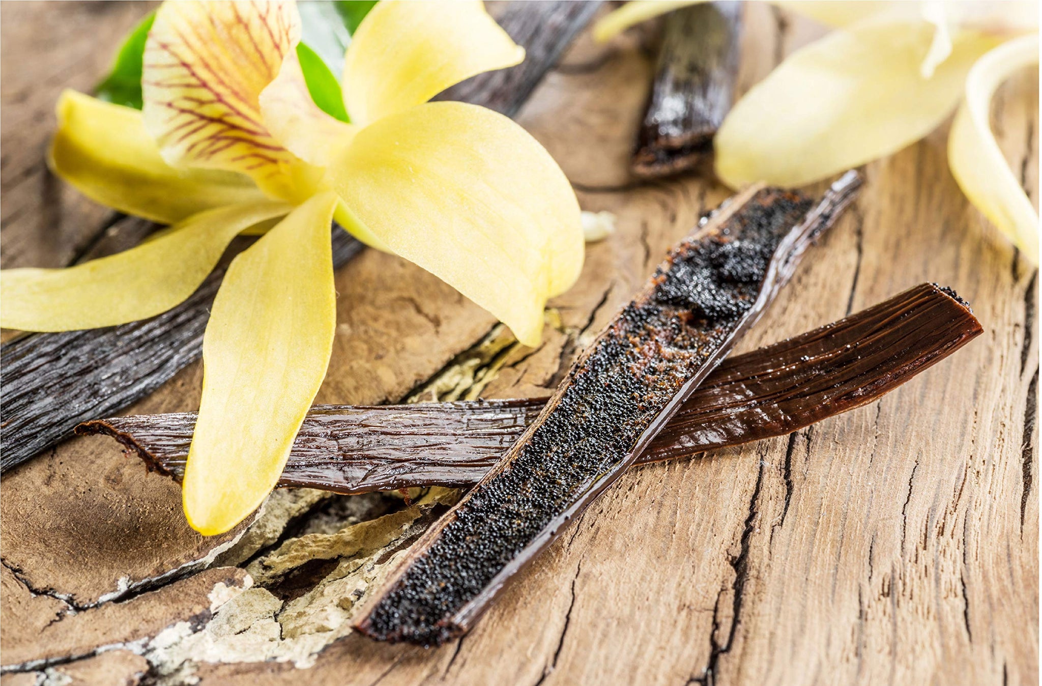 1/4 LB Vanilla Beans Grade A - Whole Gourmet Pods for Homemade Vanilla Extract, Baking, Brewing, Cooking, and Desserts - 4 Ounces (Tahitian)