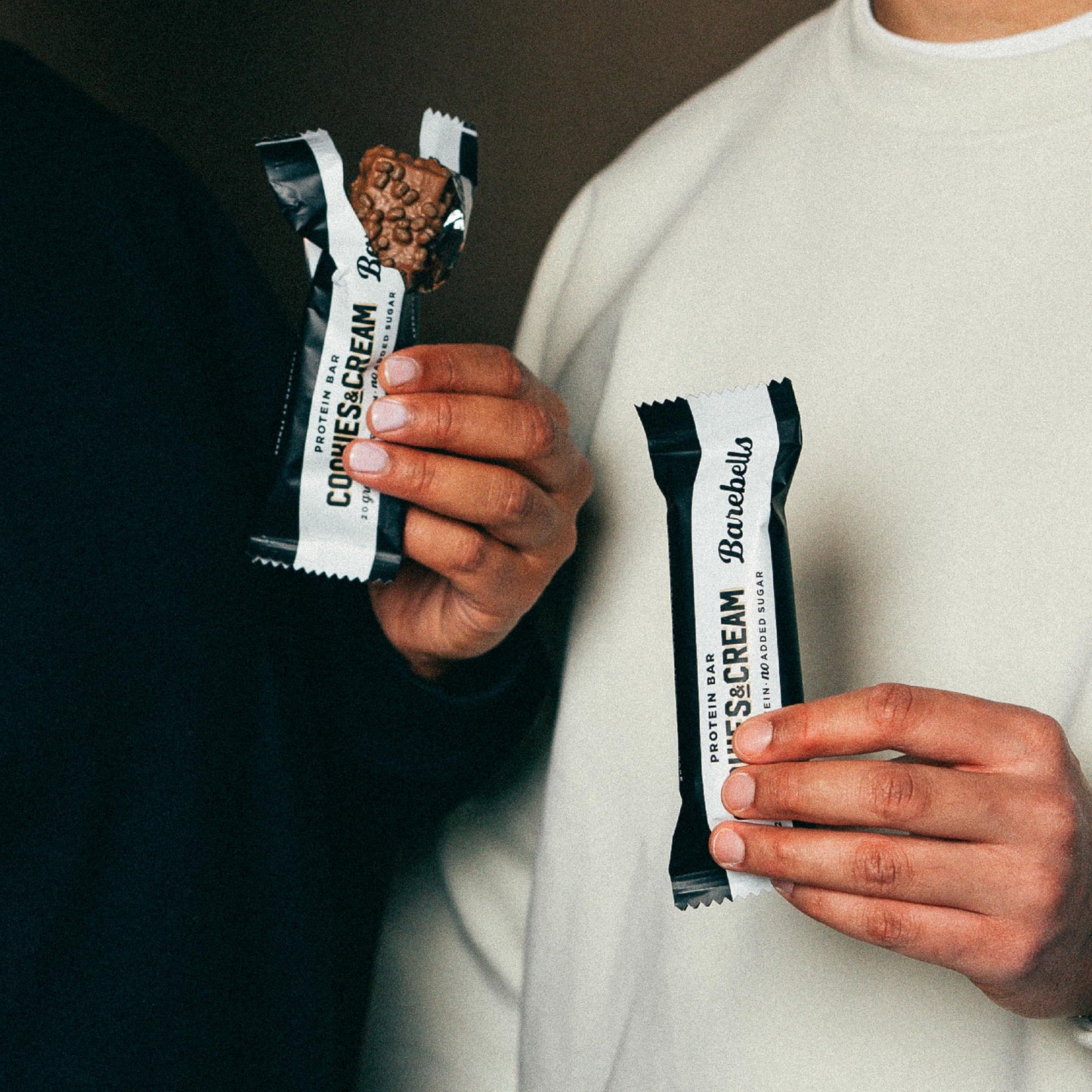 Barebells Protein Bars Cookies & Cream - 12 Count, 20g High Protein Treats - Chocolate Nutrition Bar with 1g Total Sugars - On-The-Go Breakfast or