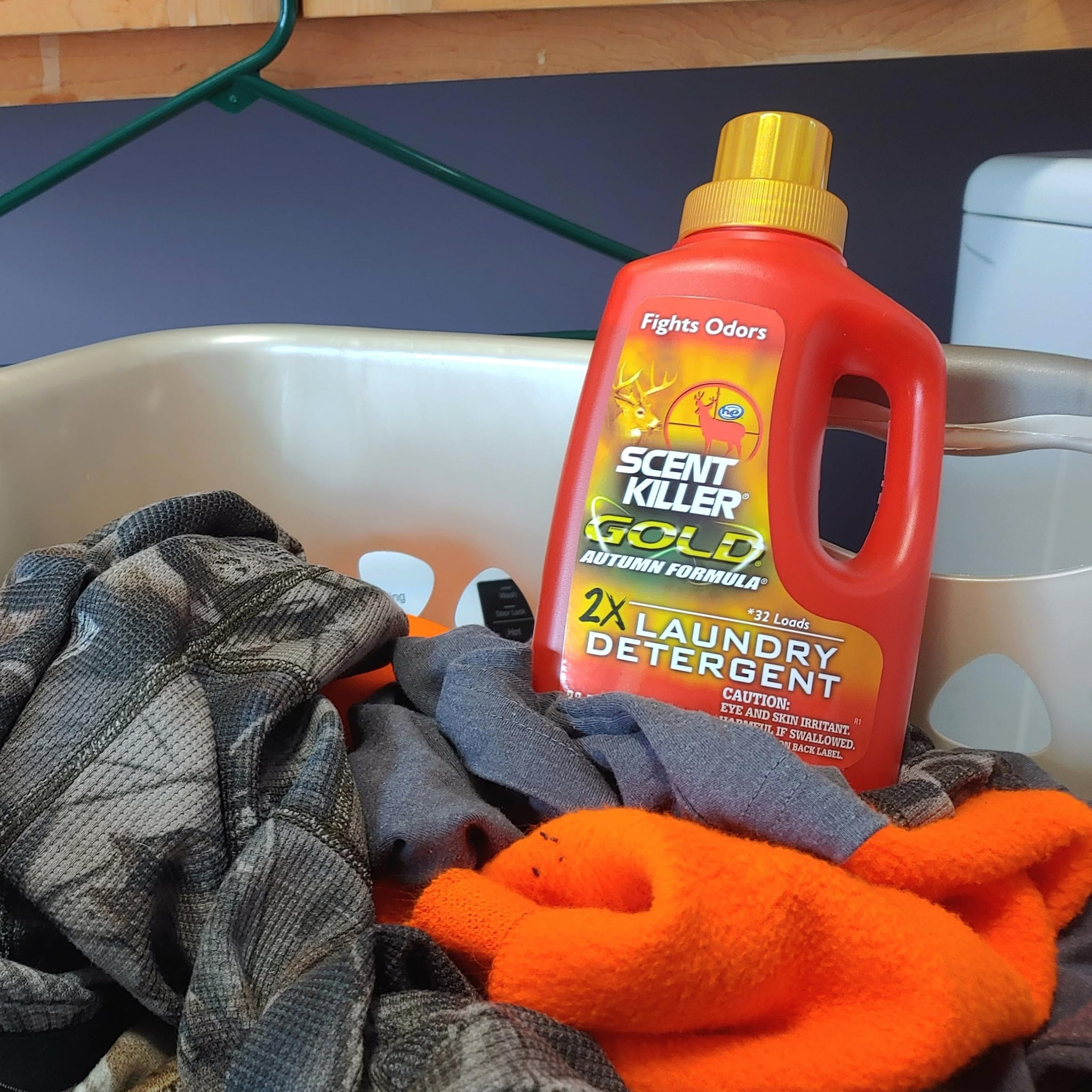 Wildlife Research Center Scent Killer Gold Autumn Formula Odor Eliminator Laundry Detergent for Hunting Gear, 32 Fluid Ounces