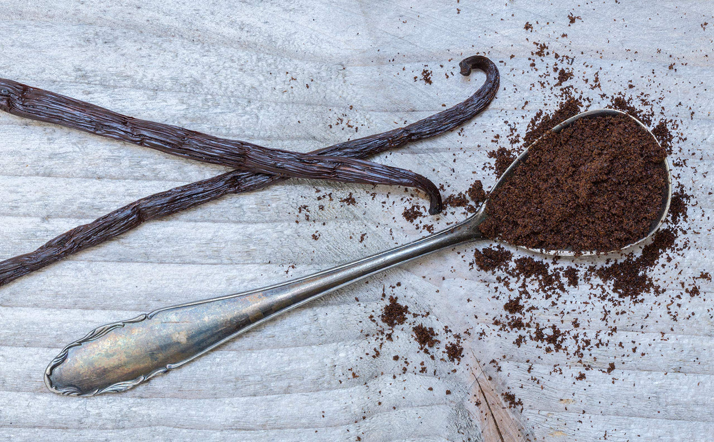 Vanilla Bean Powder - 100% Pure Ground Madagascar Vanilla Powder - For Cooking, Baking, & Additional Flavoring - Add To Coffee, Tea, Yogurt, & Shakes
