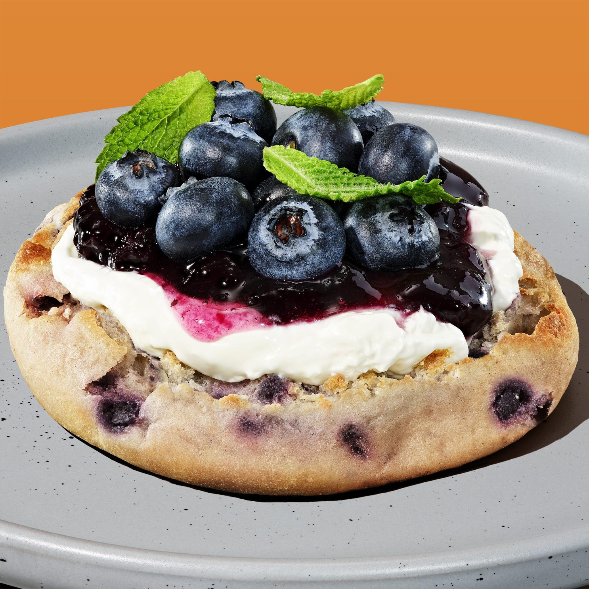 Thomas’ Blueberry English Muffins, Naturally and Artificially Flavored, 6 Count, 13 Oz Package of English Muffins