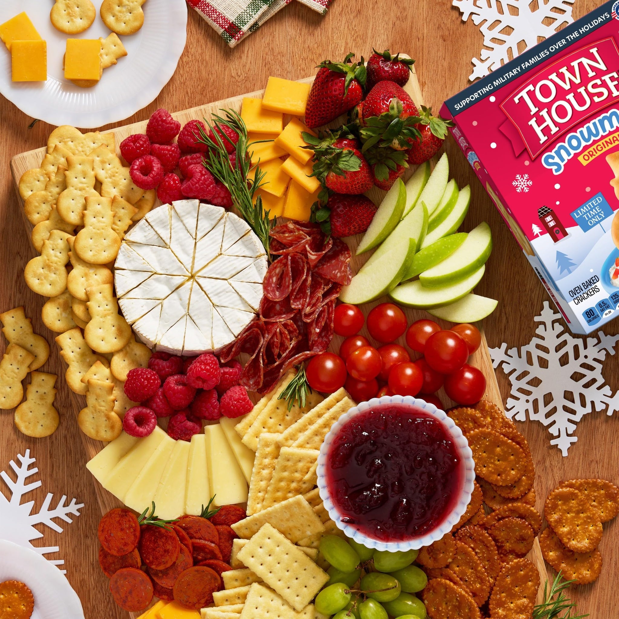 Town House In Bloom Oven Baked Crackers, Original, Party Snacks, Spring, 11oz Box (1 Box)