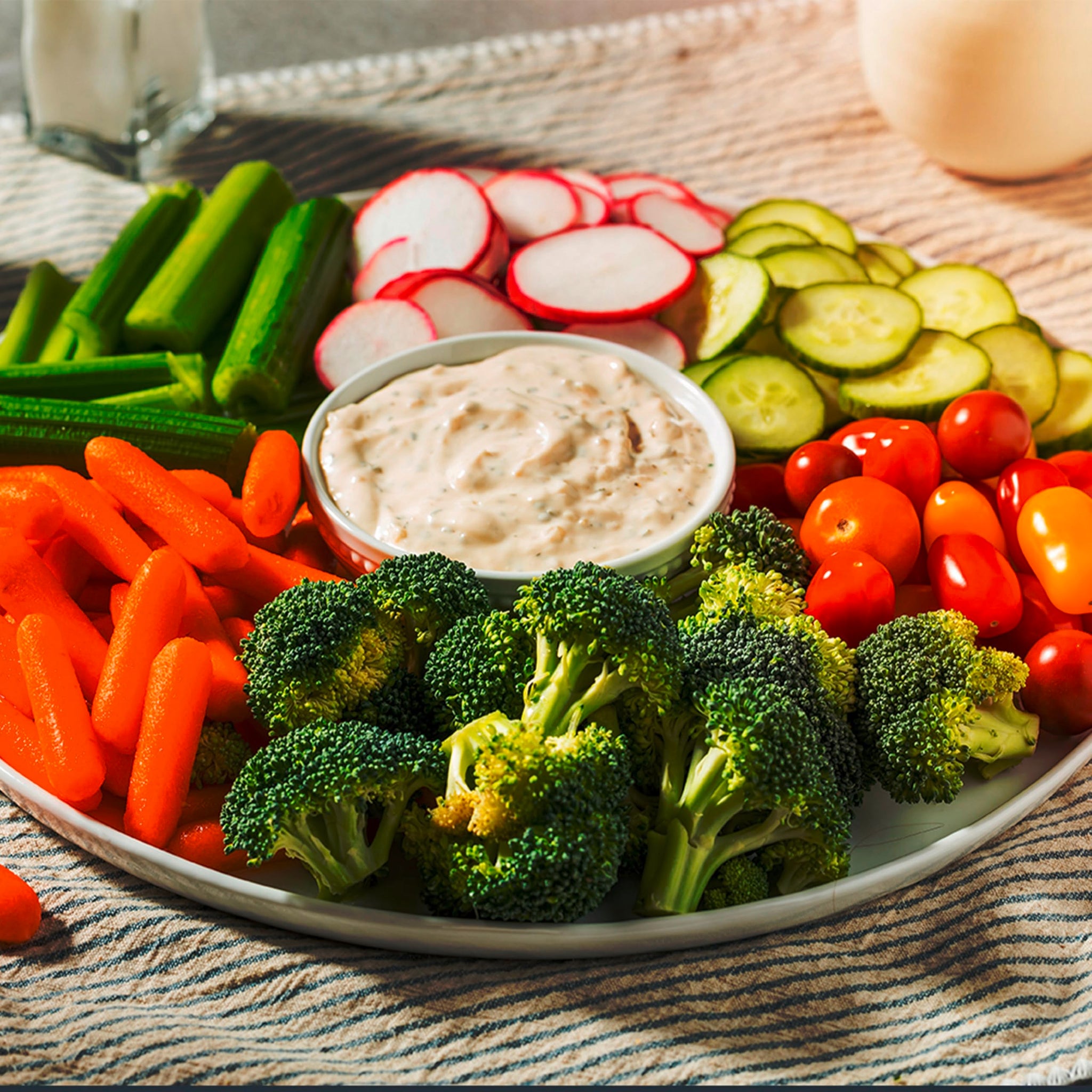 Sir Kensington's Spread & Dressing Truffle Garlic Aioli for Dipping Drizzling & Spreading Non-GMO Certified Humane Keto Gluten Free & Kosher 12 oz