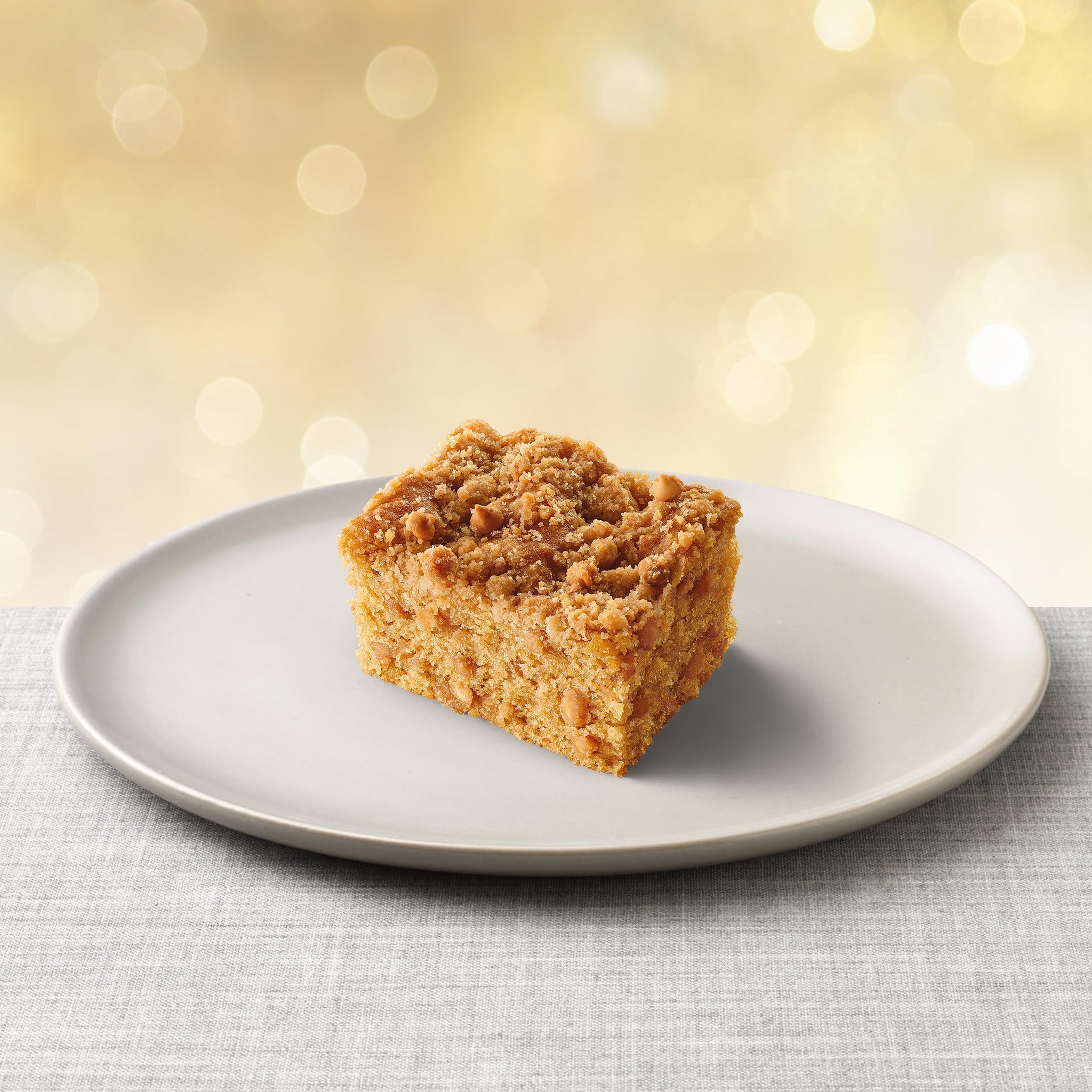 Betty Crocker REESE'S Peanut Butter Coffee Cake Mix with Mini REESE'S Peanut Butter Chips and Brown Sugar Streusel Topping, 14.2 oz