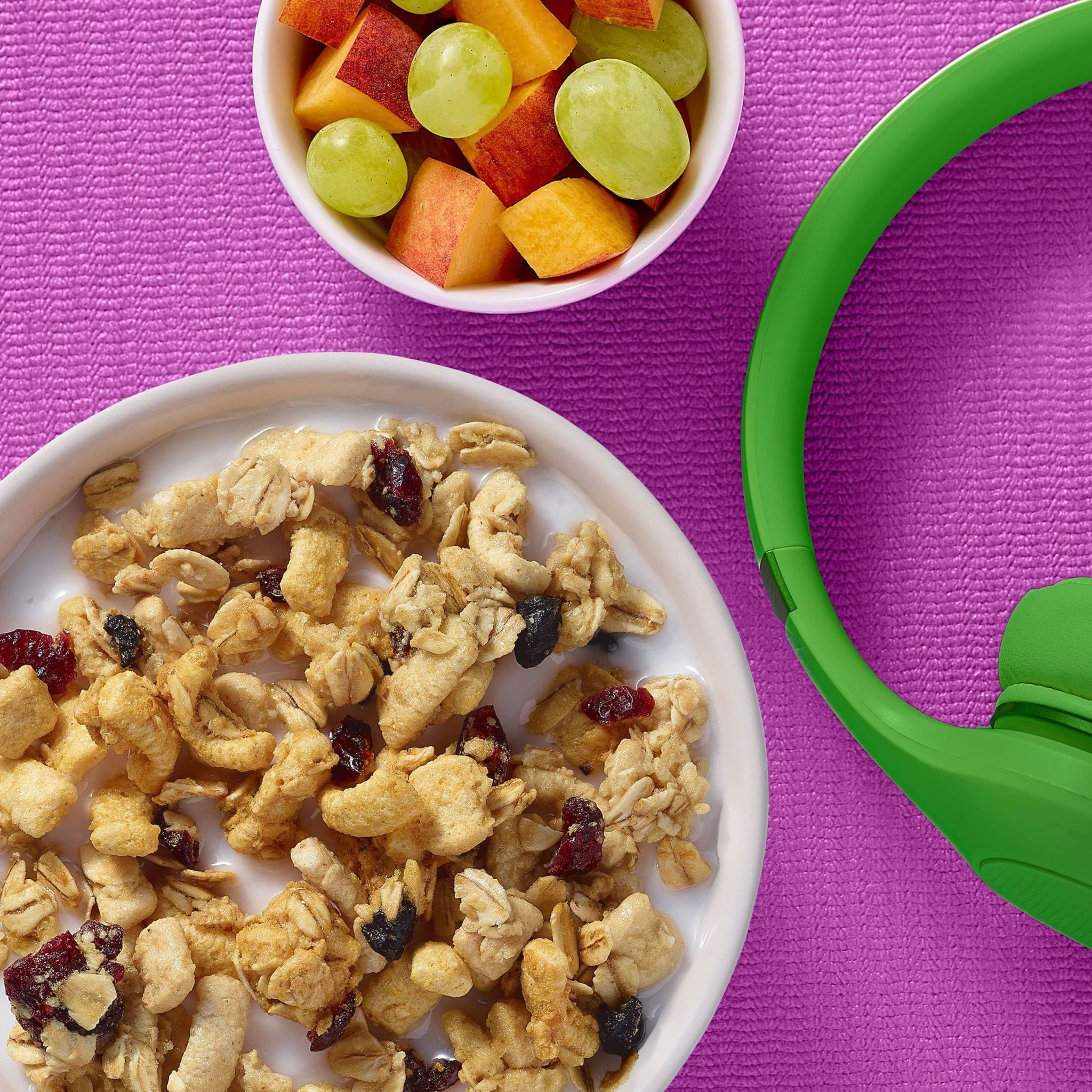 Kashi GO Breakfast Cereal, Vegan Protein, Fiber Cereal, Toasted Berry Crisp, 14oz Box (1 Box)