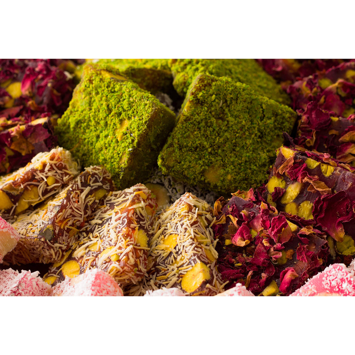 Cerez Pazari Turkish Delight Pistachio and Hazelnut with Fantastic Rose & Pomegranate Flavour Experience in Luxury Large Gift Box 500g | Assorted