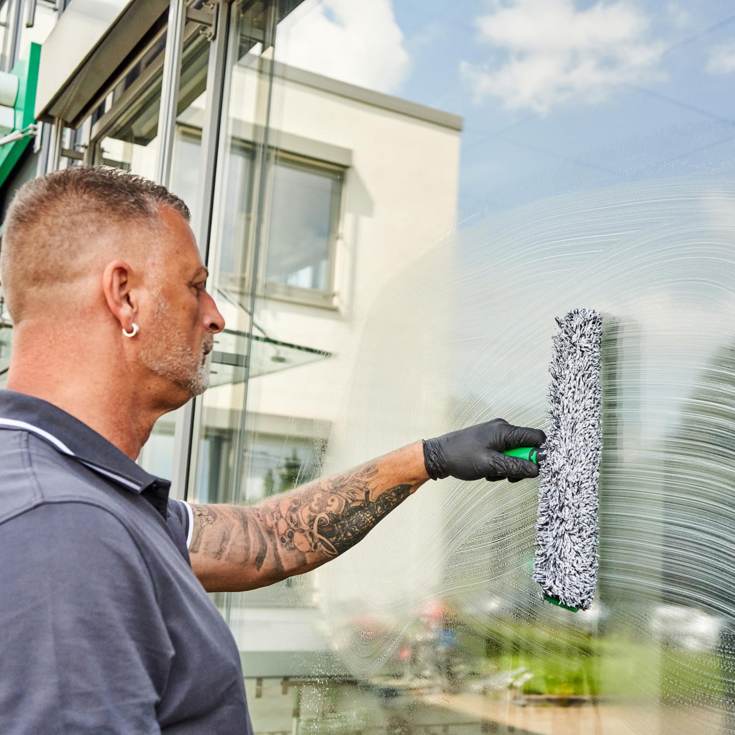 Unger Commercial Window Cleaning Kit - 3-in-1 Starter Set with 14" Squeegee, Microfiber Washer with T-Bar Handle & 3-Gallon Bucket - Complete Glass