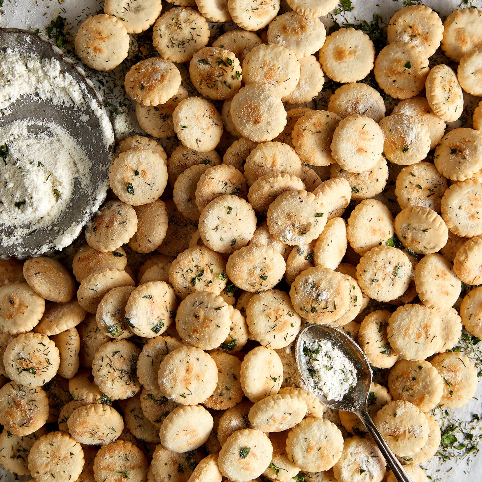 Premium Original Soup & Oyster Crackers, Lunch Snacks, 9 oz