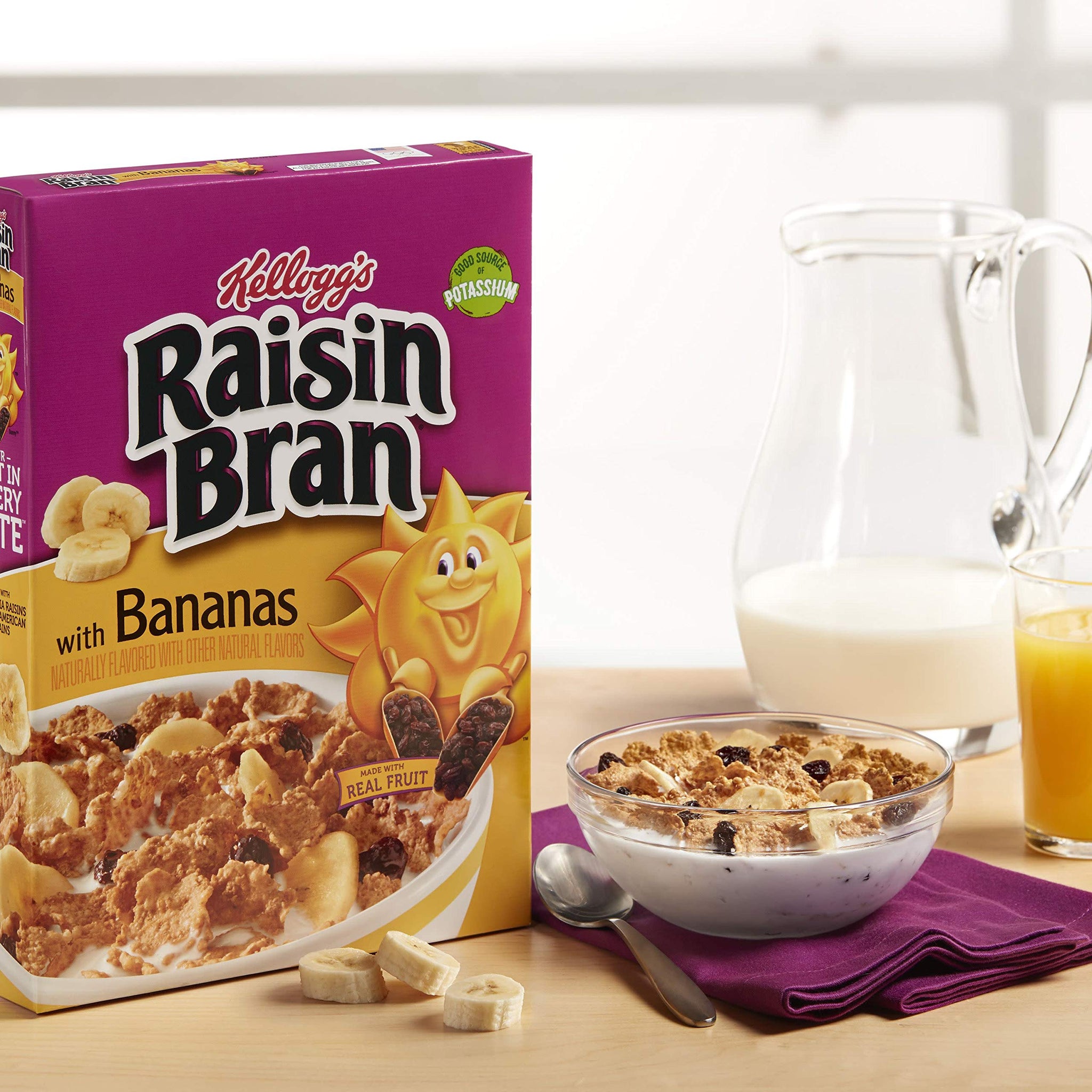 Kellogg's Raisin Bran Breakfast Cereal, Fiber Cereal, Made with Real Fruit, Original with Bananas, 15.9oz Box (1 Box)