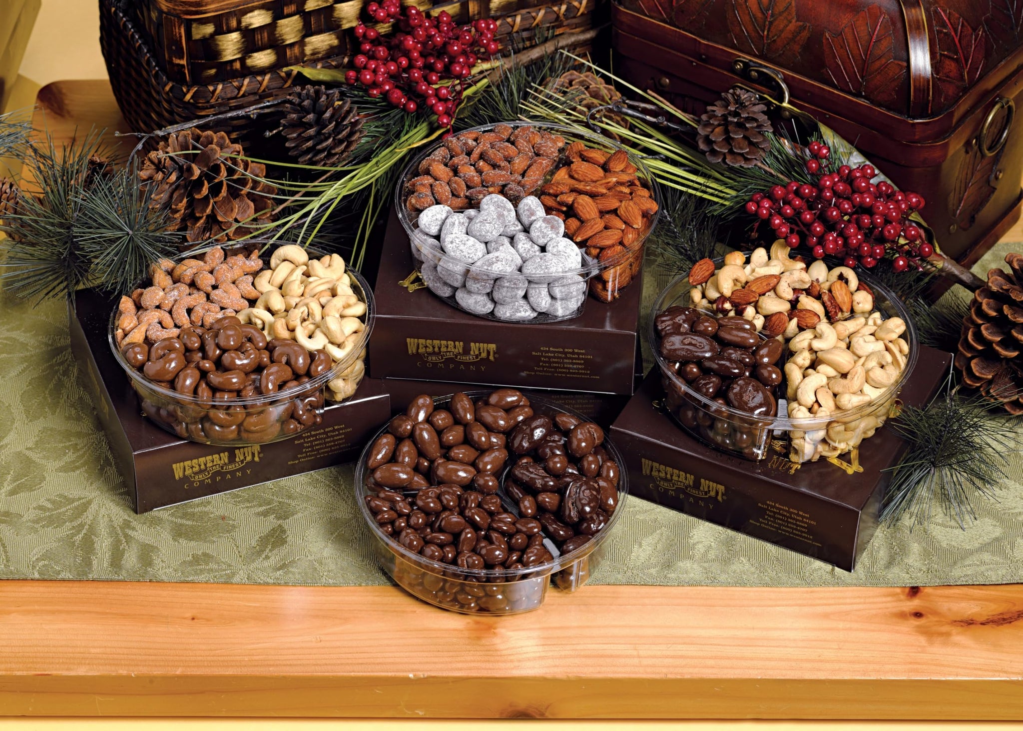 Western Nut Heritage Gift Box, Almond Aficionados, 15 oz (425g)