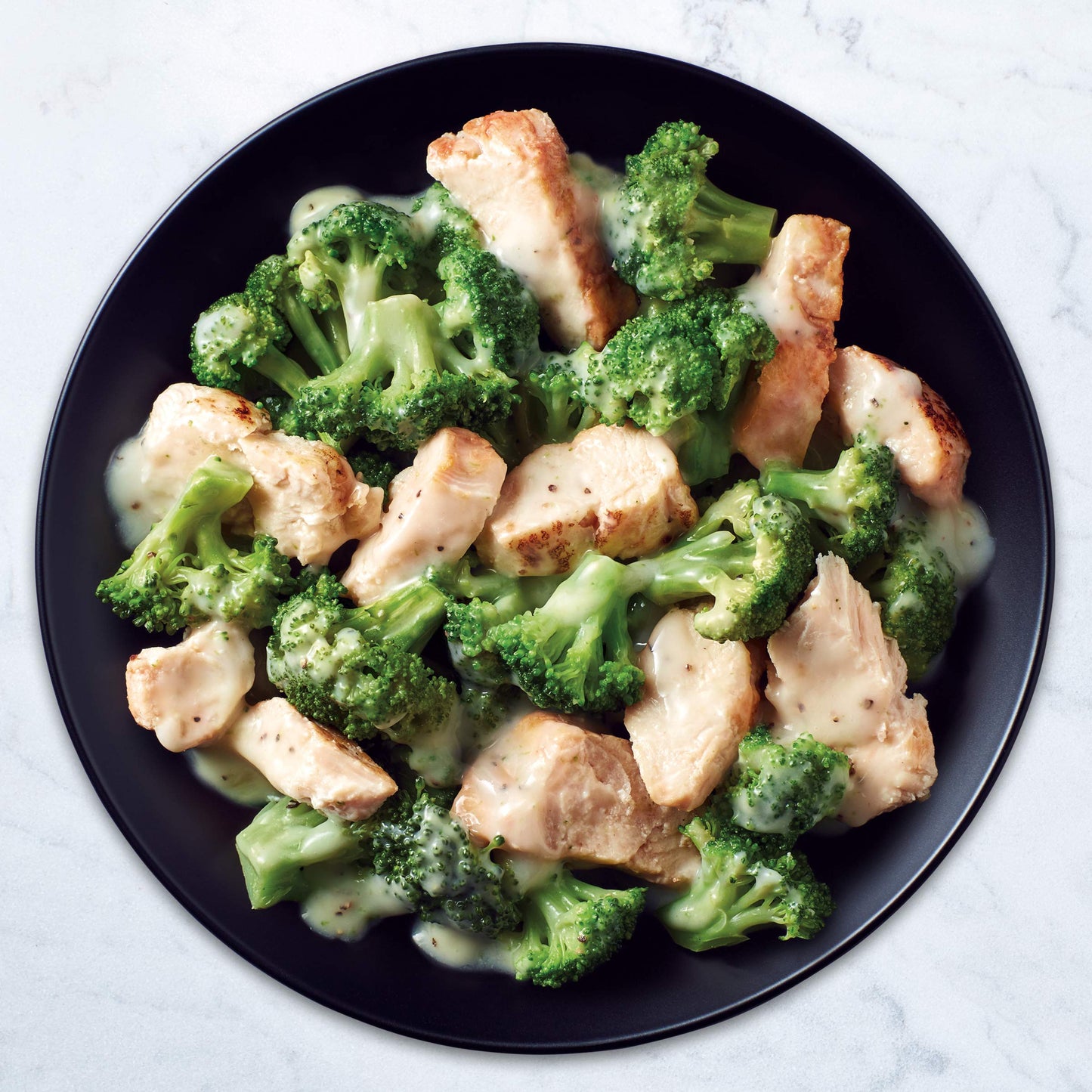 Healthy Choice Simply Steamers Grilled Chicken and Broccoli Alfredo, Convenient Microwave Meal Made With No Preservatives, Frozen Meal, 9.15 OZ Bowl