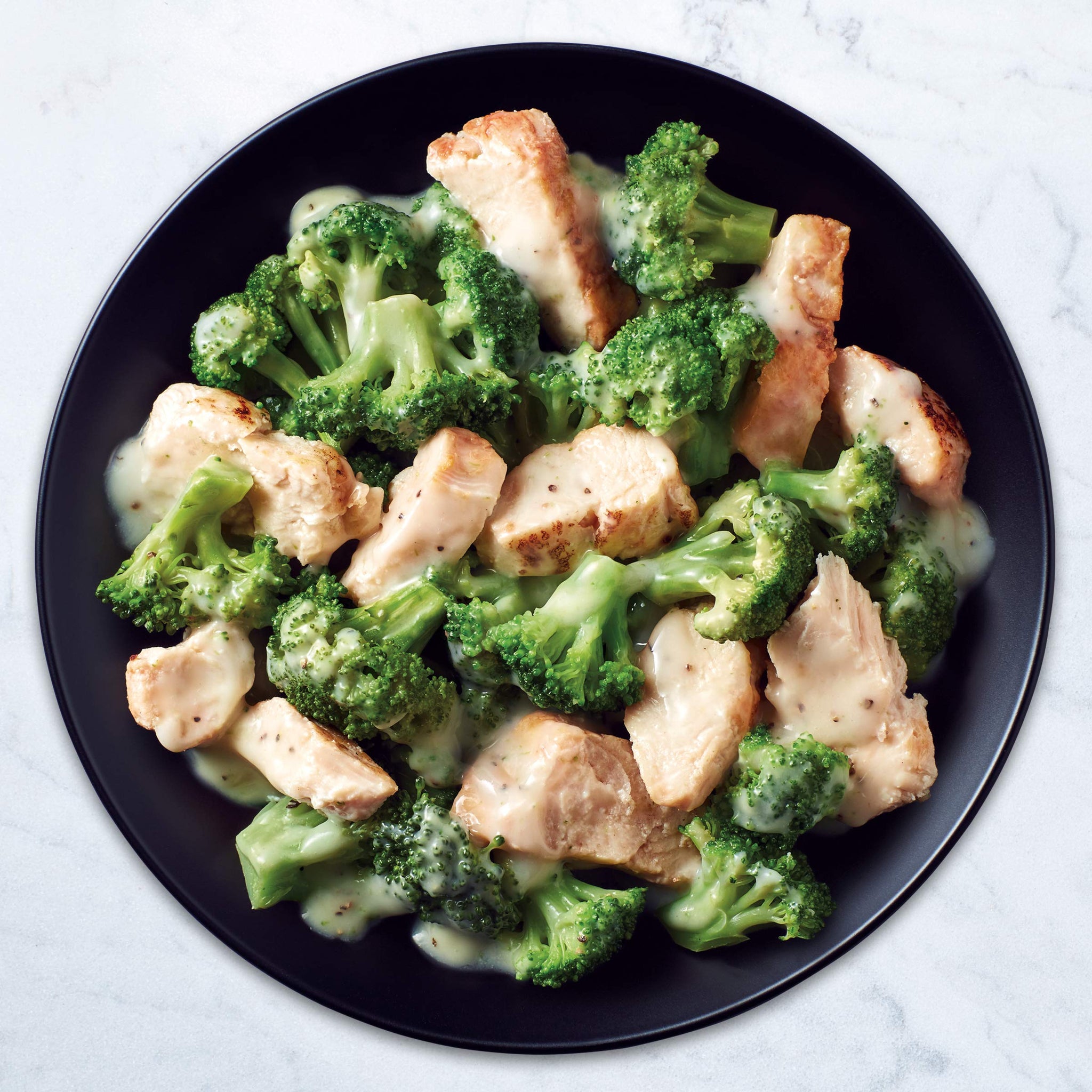 Healthy Choice Simply Steamers Grilled Chicken and Broccoli Alfredo, Convenient Microwave Meal Made With No Preservatives, Frozen Meal, 9.15 OZ Bowl
