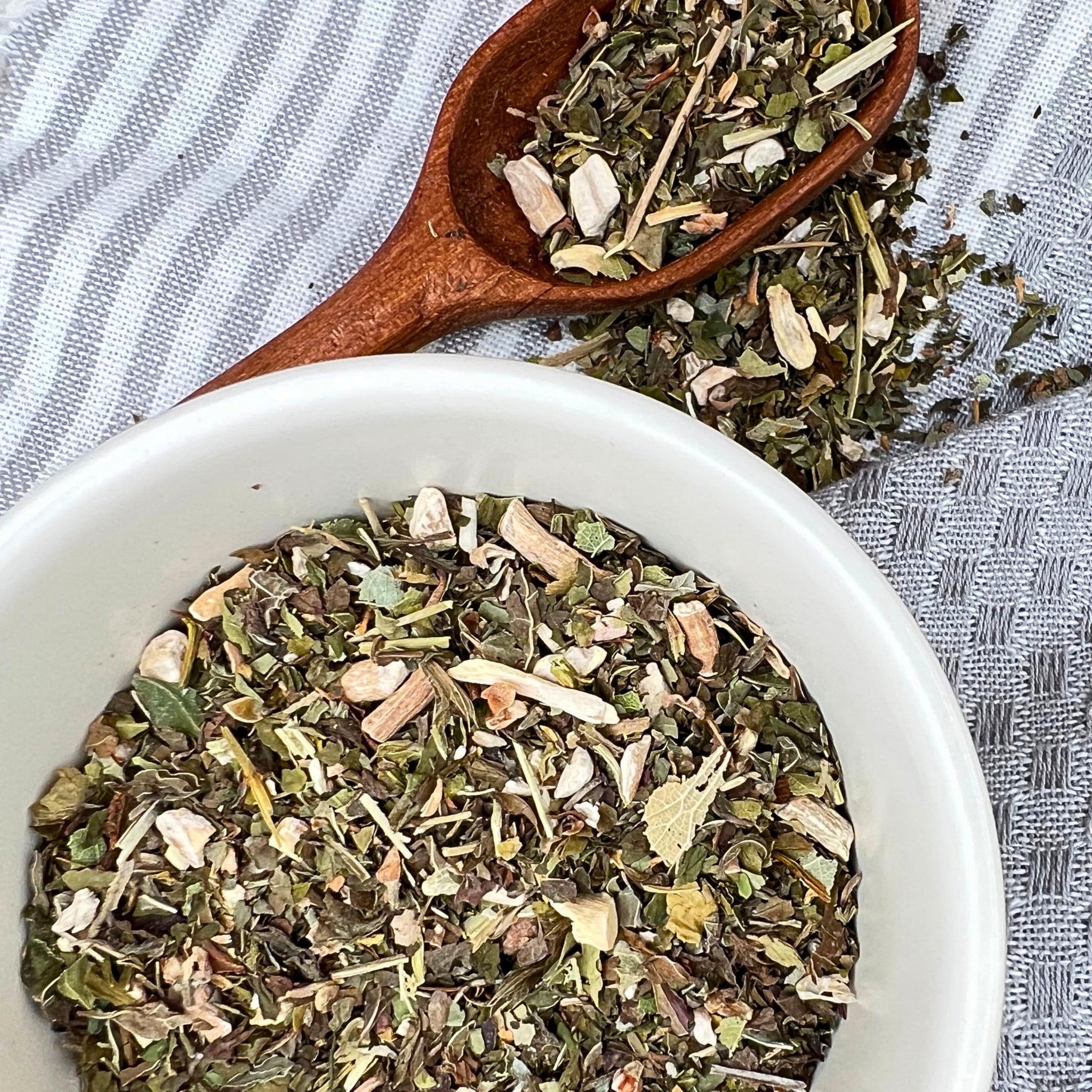 The Good Village Co. Sereni•Tea Loose Leaf Herbal Tea, Caffeine Free Botanical Blend with Skullcap, Passionflower, Lemon Balm, Spearmint, Ashwagandha