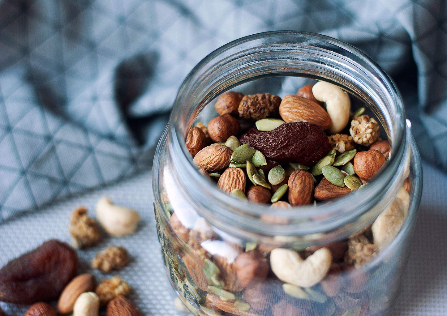 Food to Live Organic 6-Forces Trail Mix, 4 Ounces - Raw, Non-GMO, Mulberries, Cashews, Pumpkin Seeds, Apricots, Hazelnuts, Almonds. Vegan Superfood