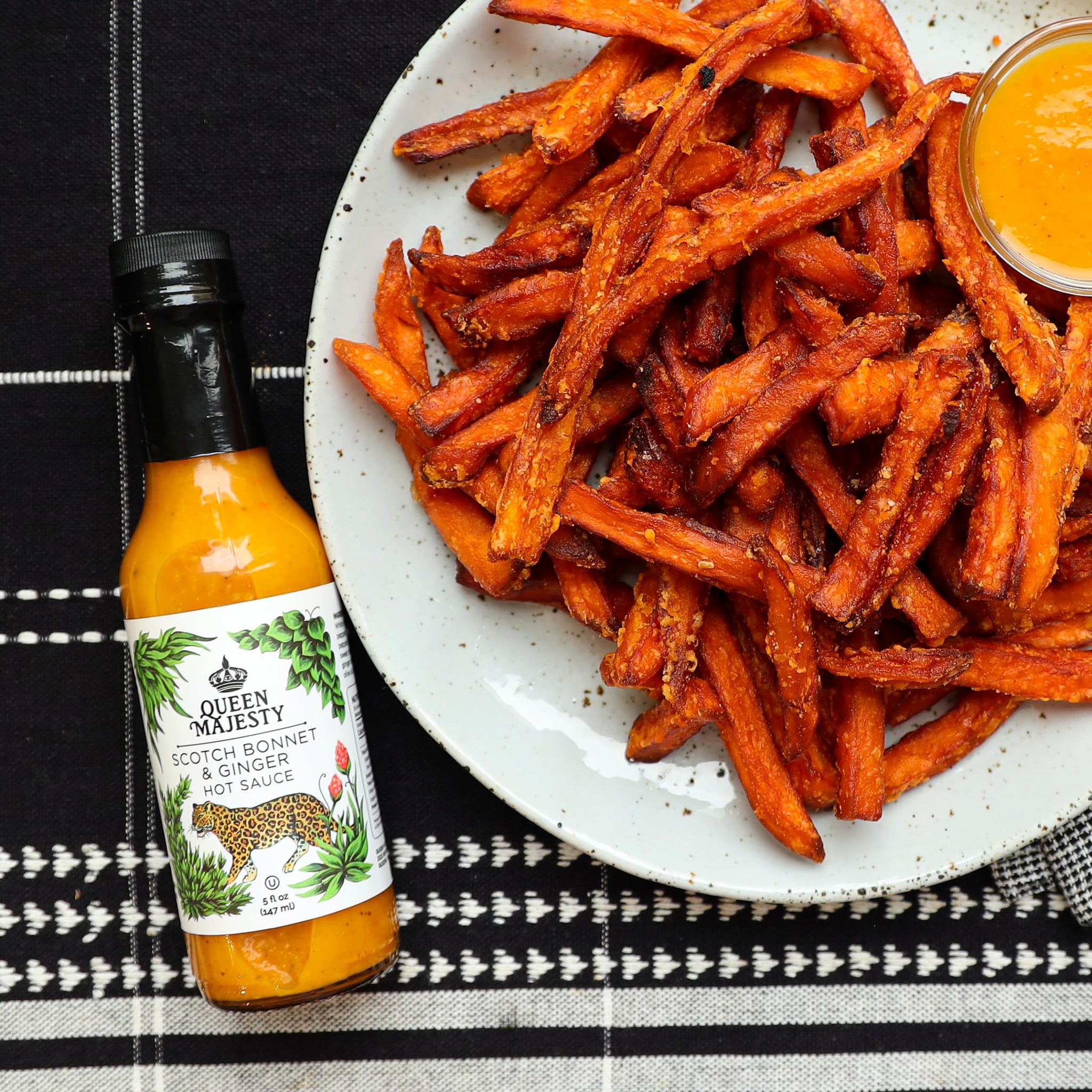 Queen Majesty Scotch Bonnet & Ginger Hot Sauce, 5 oz - All Natural Scotch Bonnet, Habanero, & Ginger Condiment - Vegan, Kosher, Gluten Free, non GMO