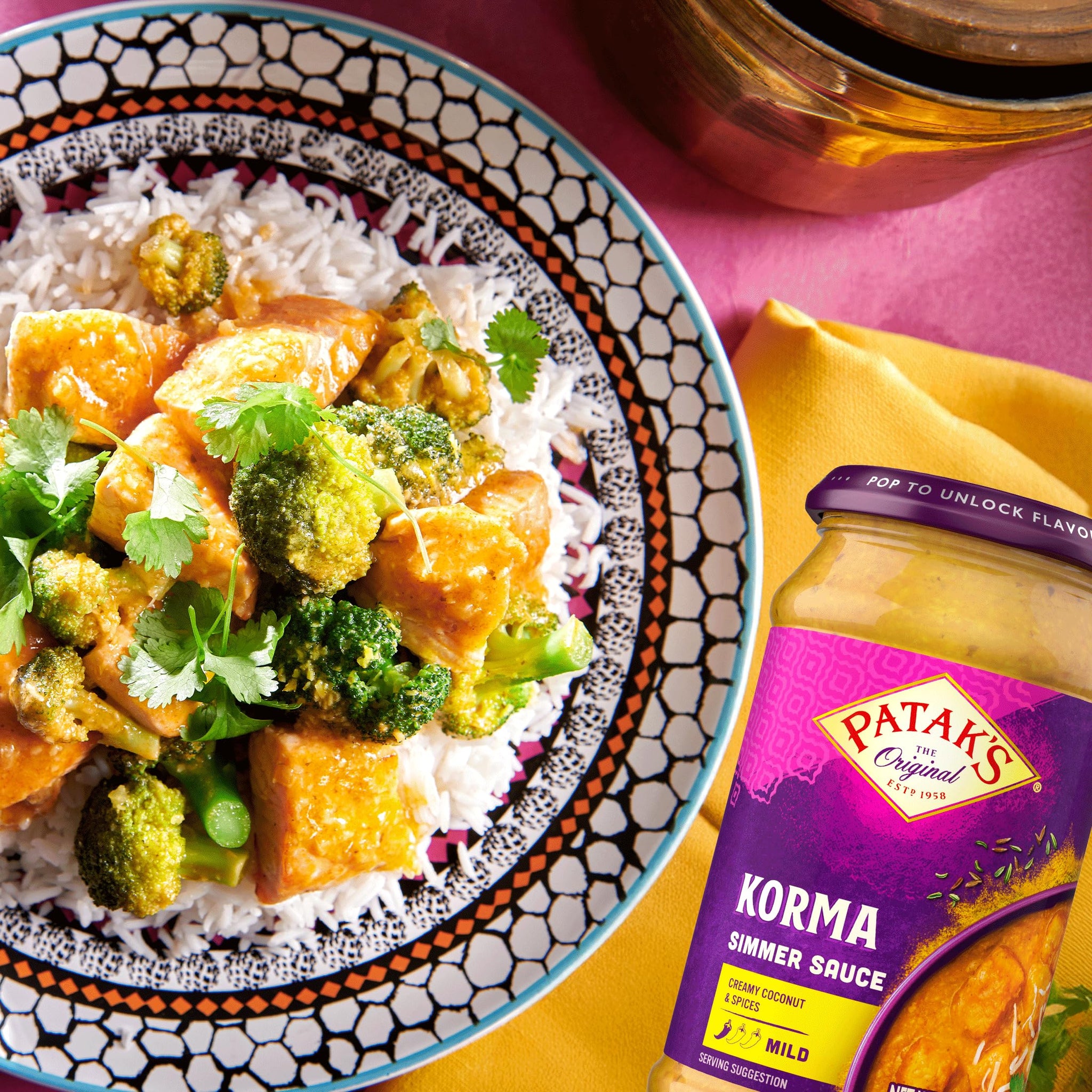 Patak’s Korma Simmer Sauce - Mild and Creamy Korma with Coconut & Spices - Gluten-Free & Vegetarian Authentic Indian Sauce - Perfect for Quick & Easy